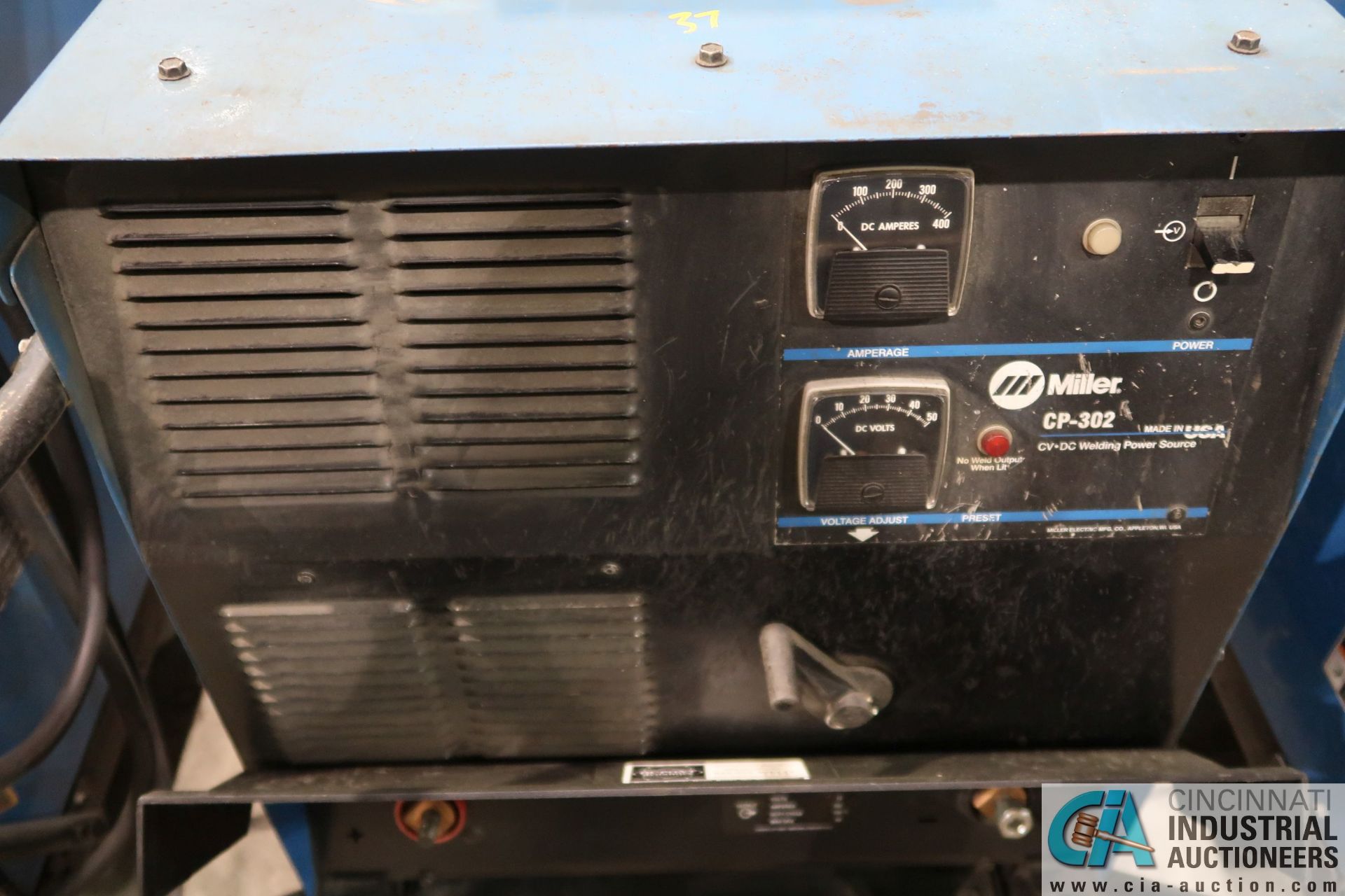 300 AMP MILLER CP-302 WELDER; S/N LB251736, WITH MILLER 60 SERIES 24 VOLT WIRE FEEDER **LOCATED AT - Image 4 of 6