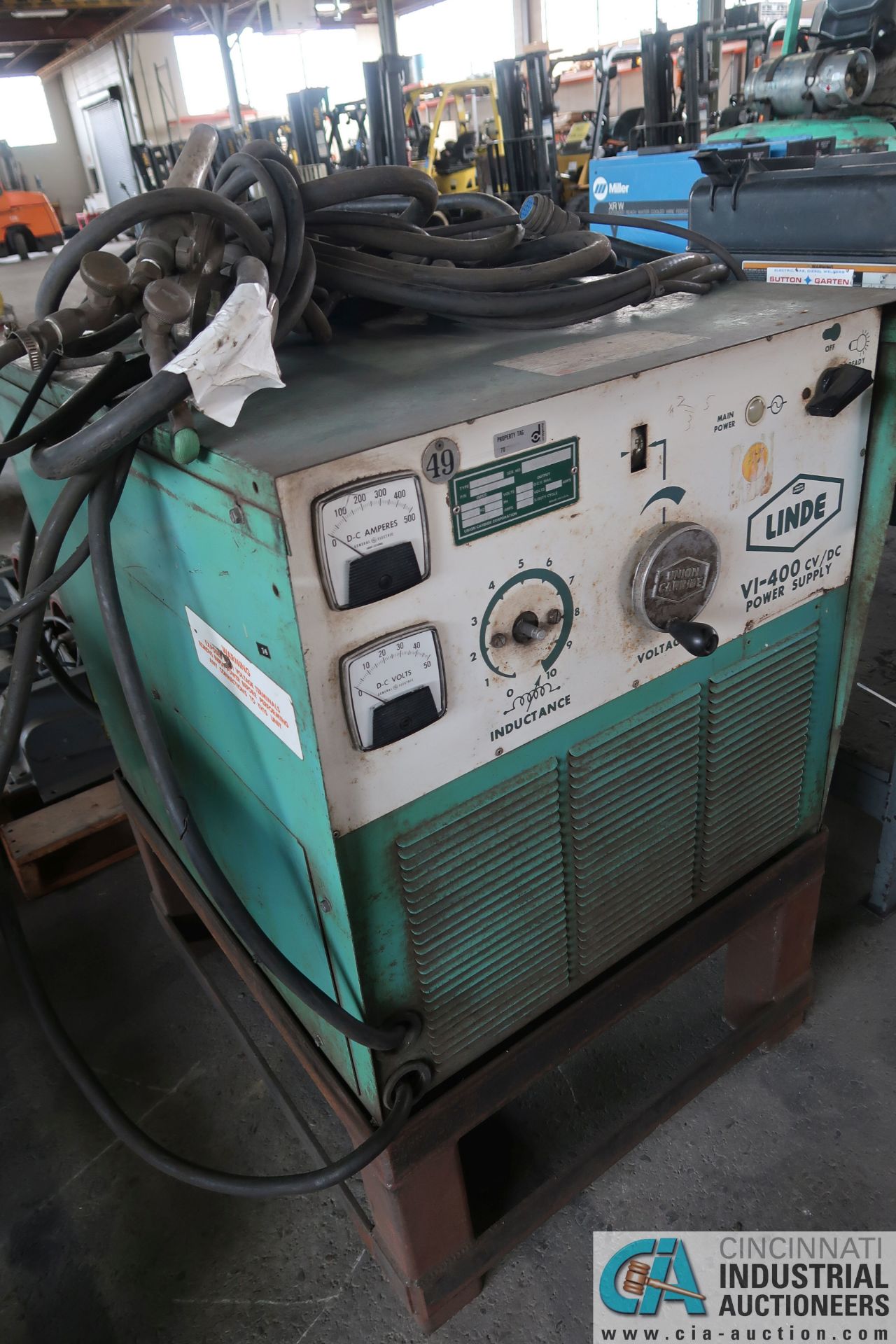 400-AMP LINDE MODEL V1-400 CV/DC ARC WELDING POWER SOURCE; S/N D80D16993, 230/460 VOLTS, 3-PHASE ** - Image 2 of 3