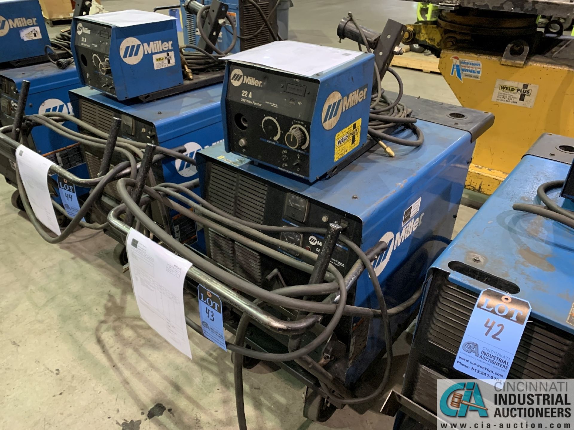 300 AMP MILLER CP-302 WELDER; S/N LB251741, WITH MILLER 22A 24-VOLT WIRE FEEDER (WELDER & WIRE FEED