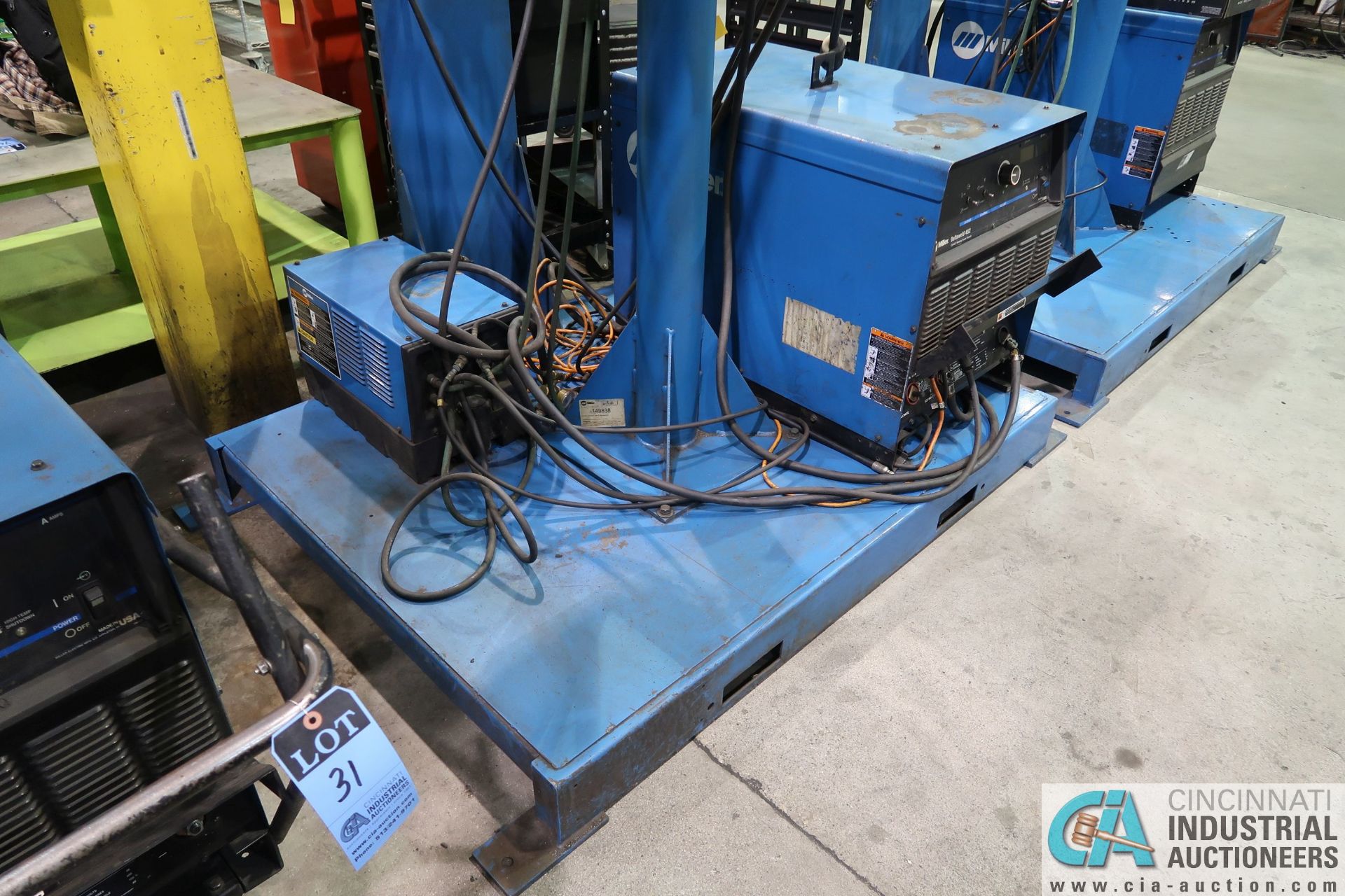 450 AMP MILLER DELTAWELD 452 POWER SUPPLY PALLET TYPE 12' WELDING BOOM; S/N LB249492, WITH MILLER 70 - Image 4 of 9