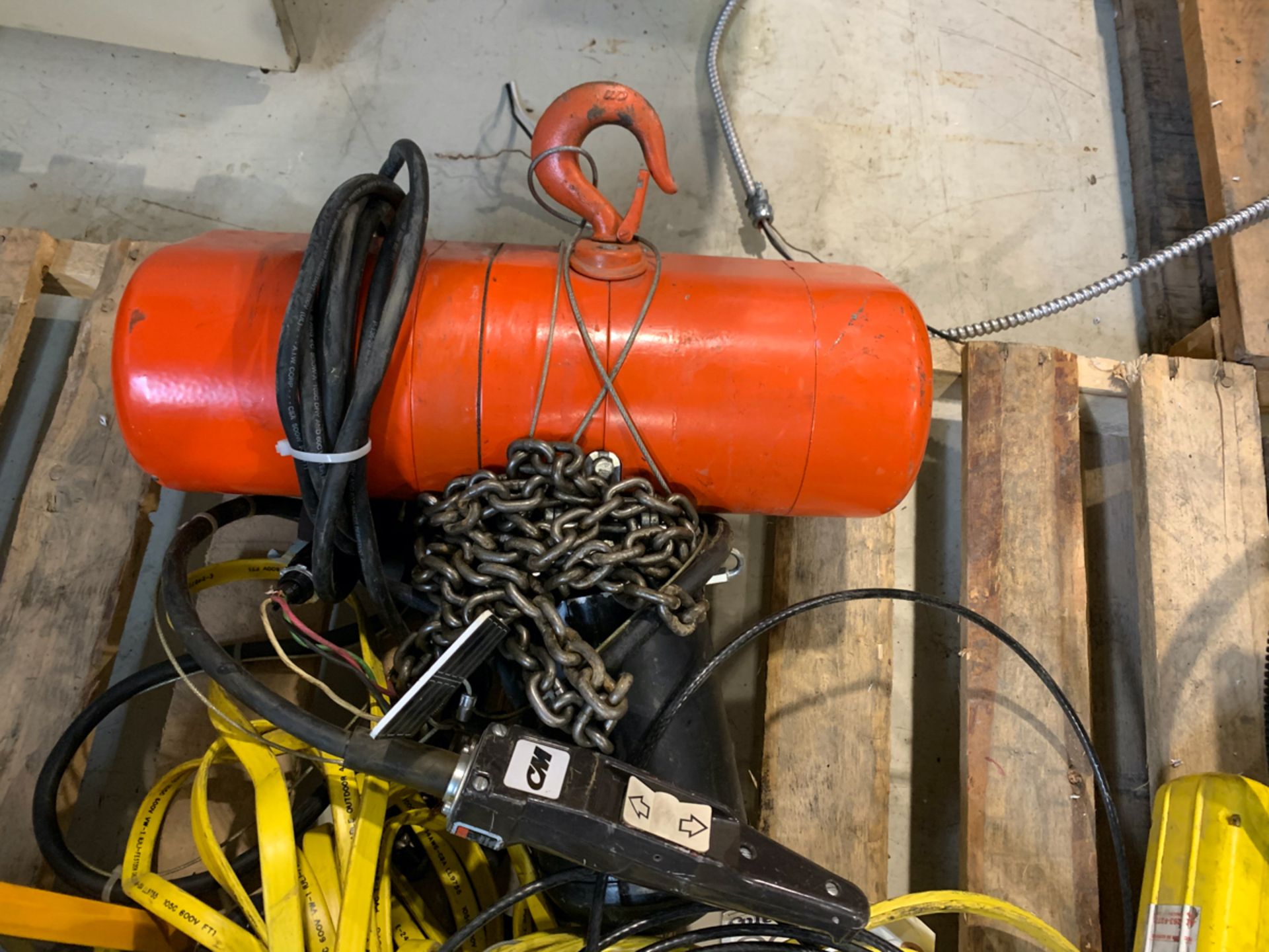 CM 1/2 TON ELECTRIC HOIST, 575 VOLTS