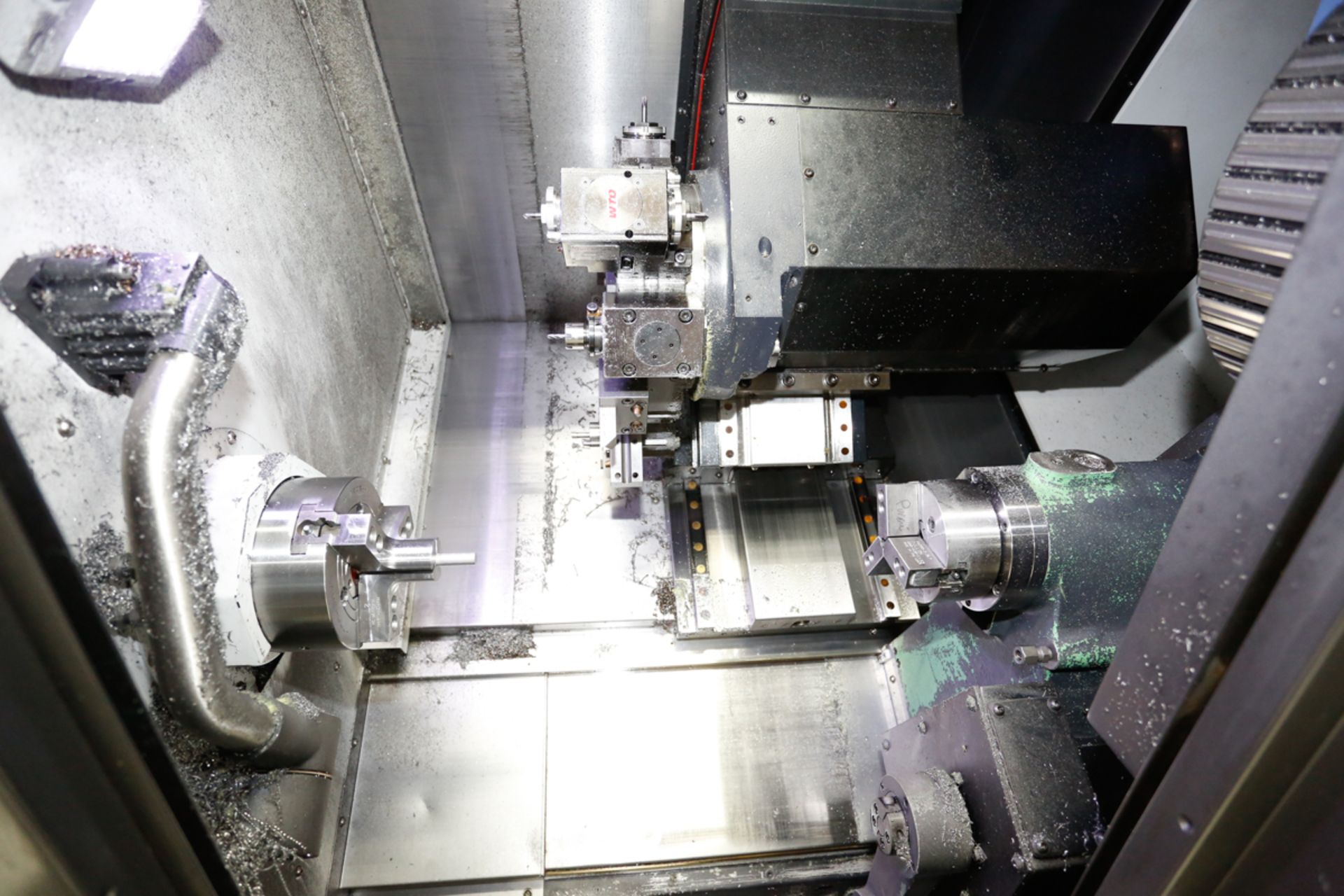 (2014) DOOSAN CNC TURNING CENTER MOD. LYNX 220LSYA, 6" & 5" CHUCK, Y-AXIS, 24 ATC, C/W (6) LIVE - Image 4 of 22