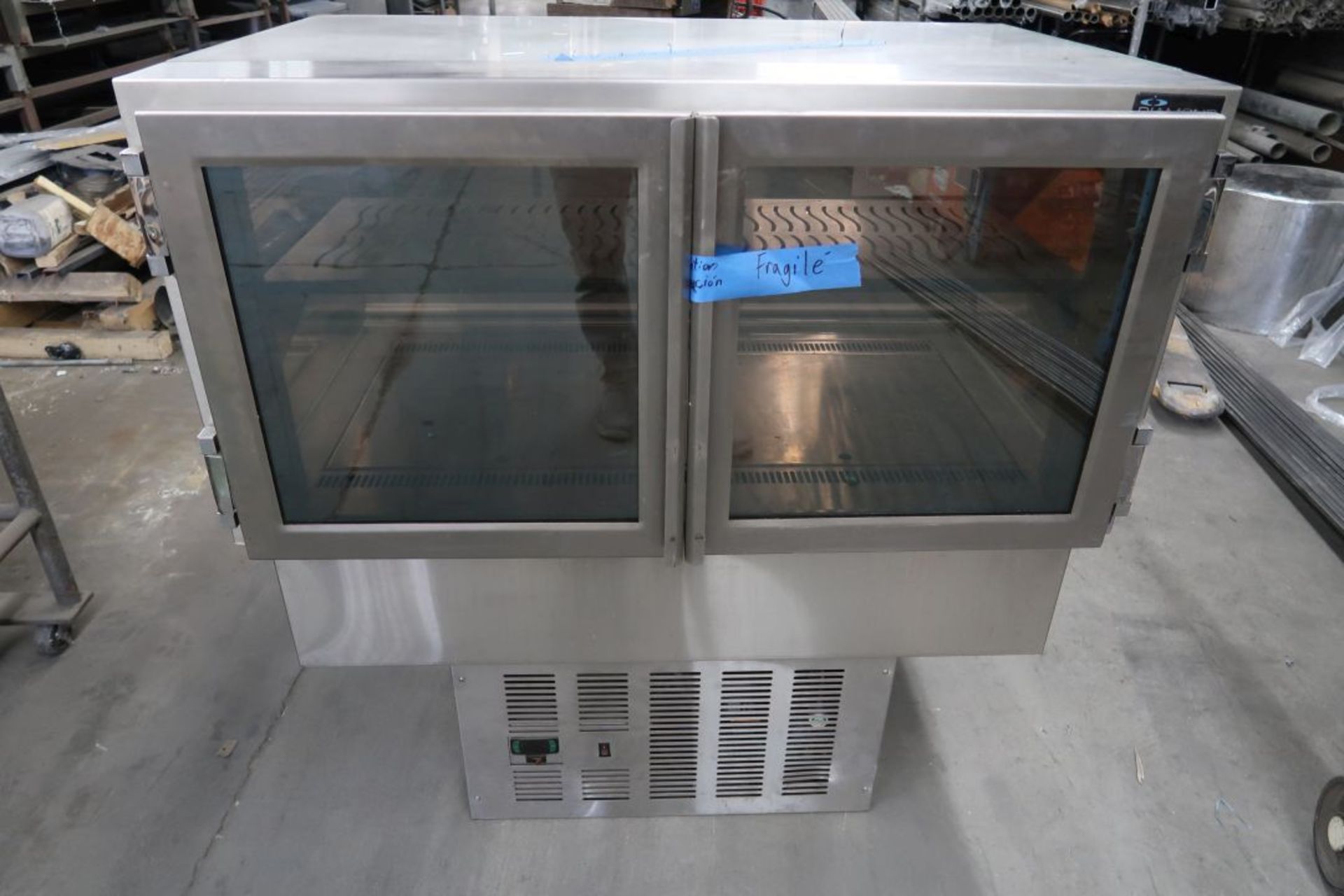 DIAMOND 29’’X44’’ REFRIGERATED DISPLAY CASE 2 GLASS DOORS, WITH COMPRESSOR - Image 2 of 2