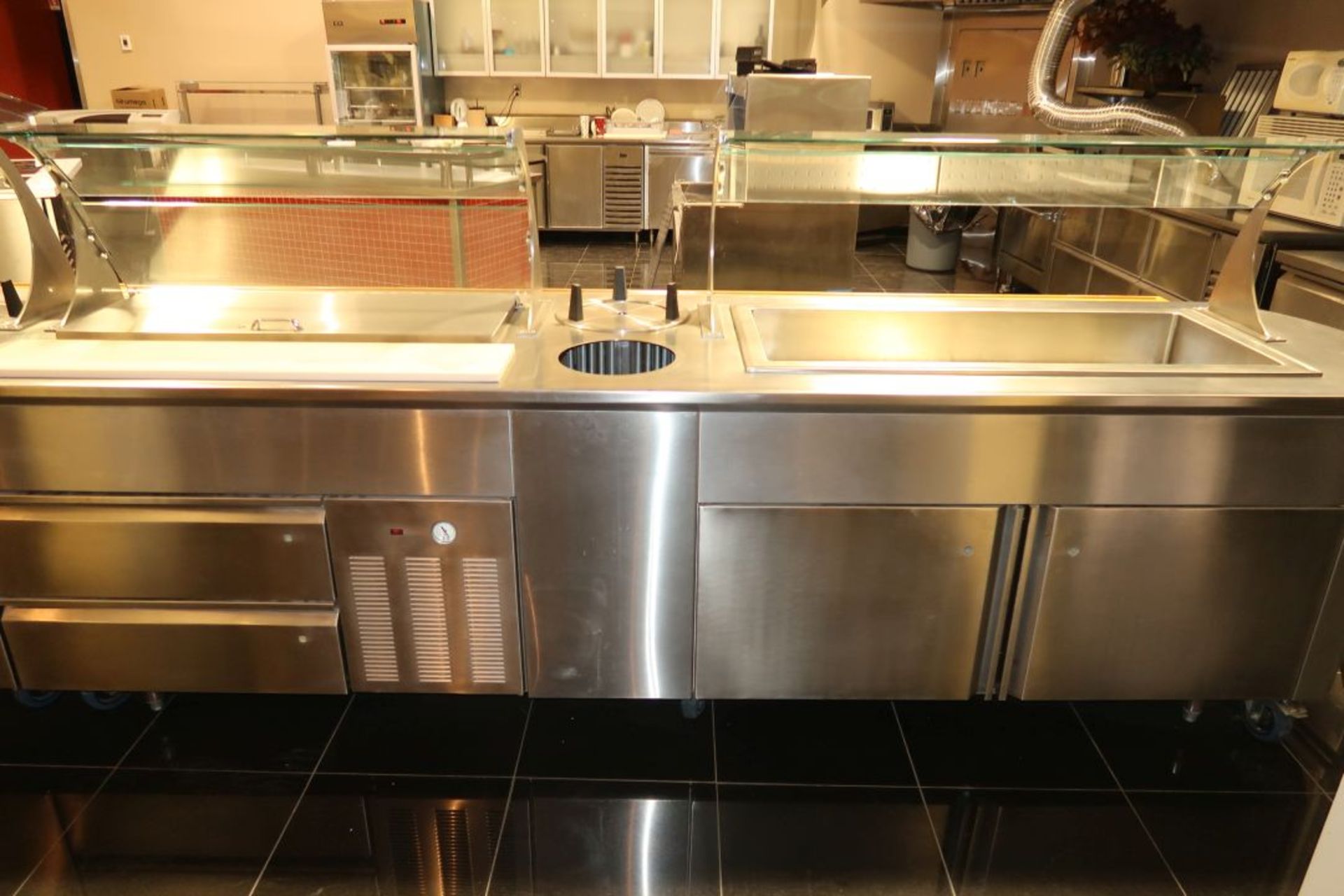 *NEW* DIAMOND 21’ HOT & COLD SERVICE COUNTER 1 COLD SECTION 2 DOORS AND WELL, 1 COLD SECTION 2 - Image 7 of 8