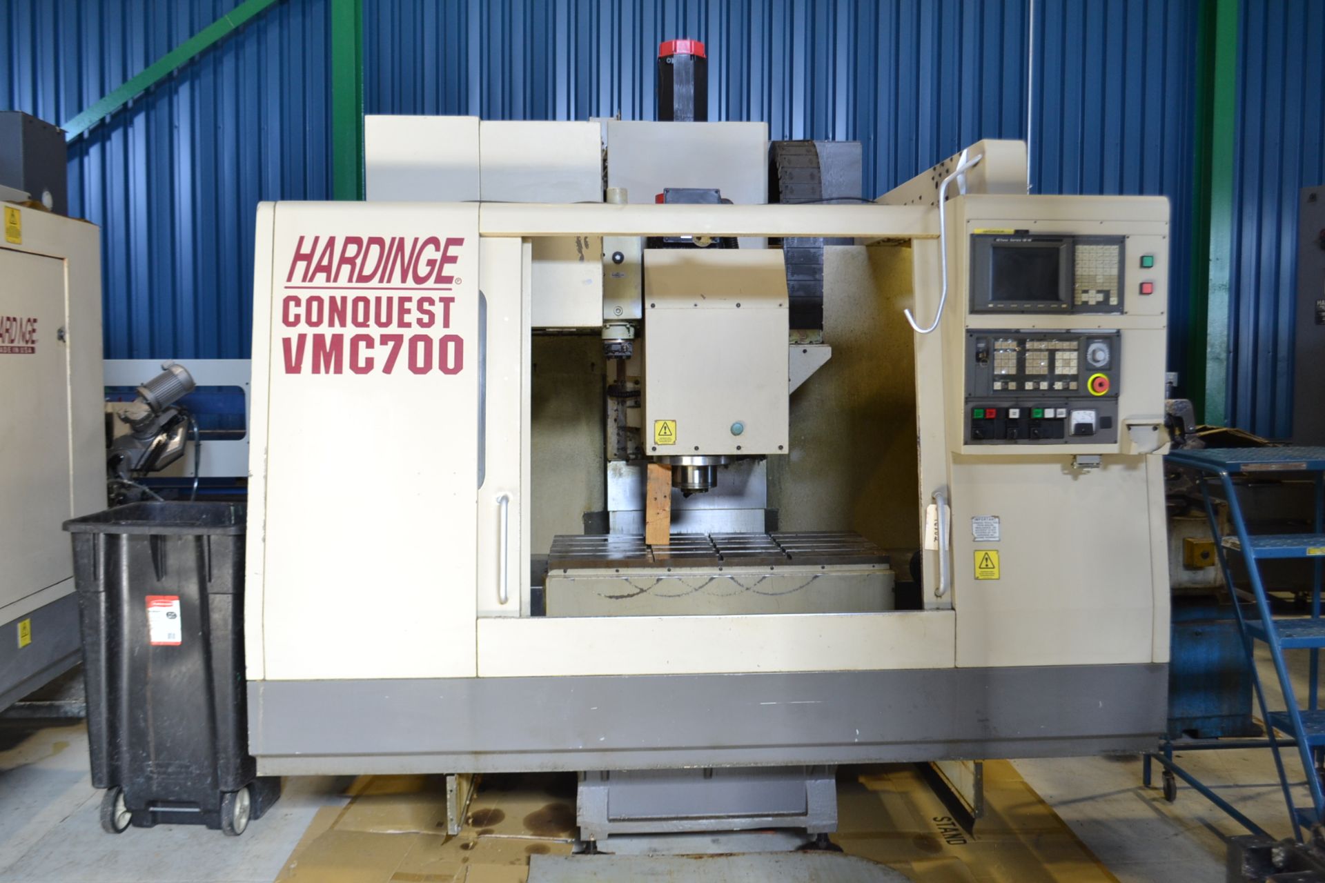 HARDINGE VERTICAL MACHINING CENTER MOD.: VMC-700 CONQUEST, 19" X 40" TABLE, S/N: MC-292-C (1998)