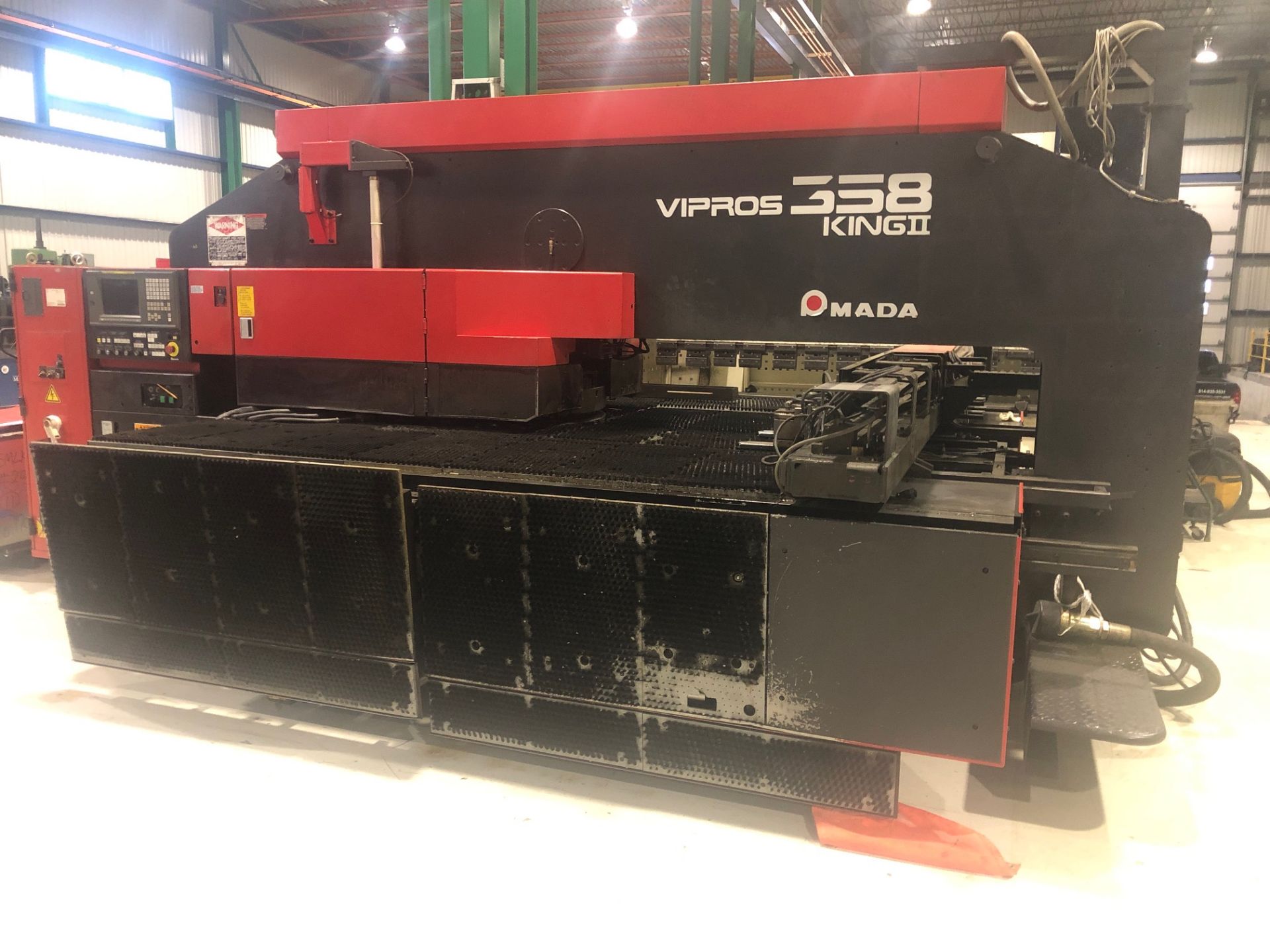 AMADA CNCPUNCH MOD. VIPROS 358 KING II, 30 TONS 58 STATION , S/N: 35840257 (2000)