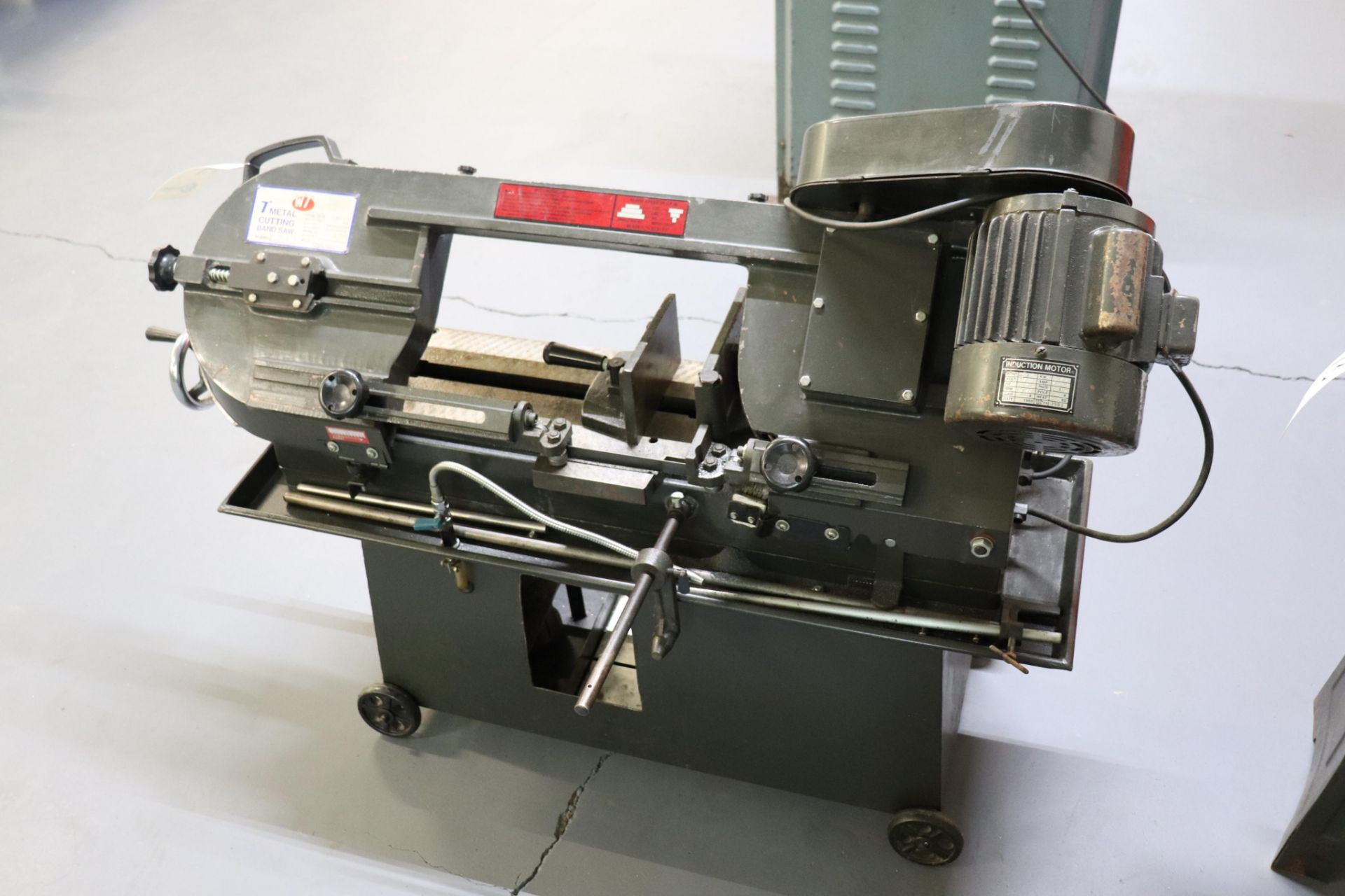 WT 7" Metal Cutting Band Saw w/coolant