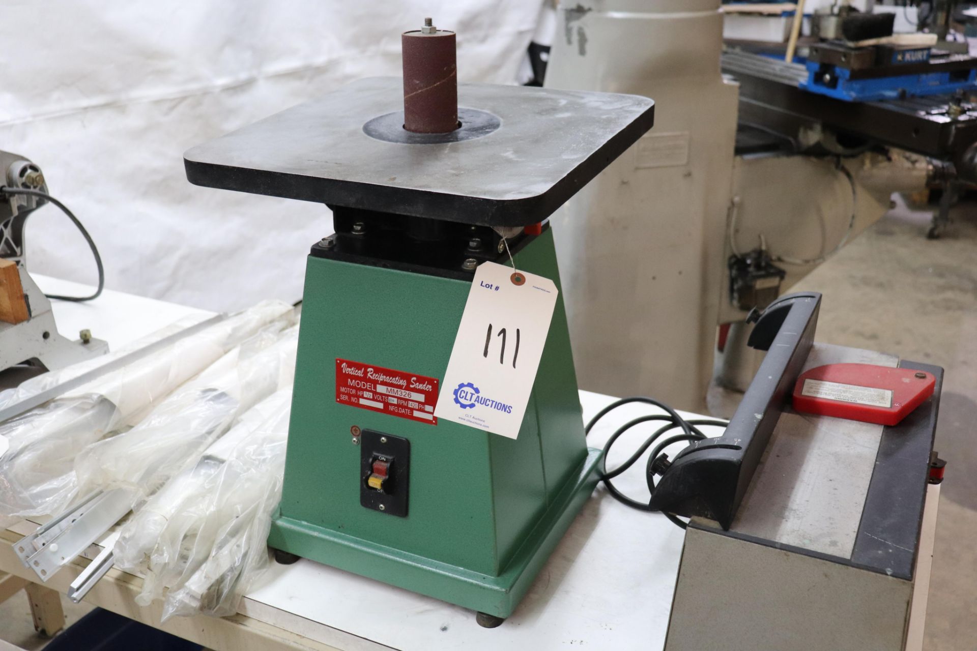 MM326 vertical reciprocating sander