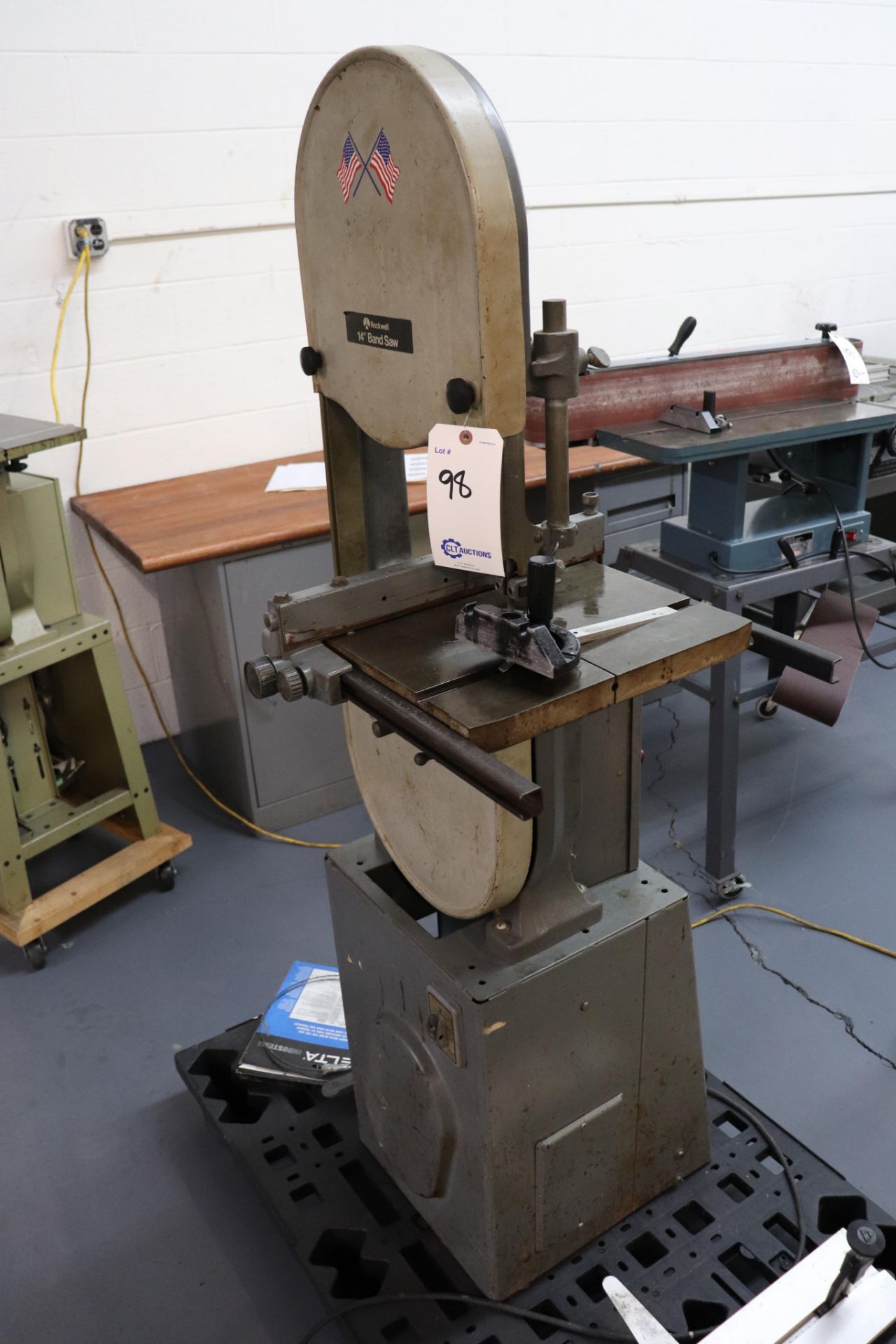 Rockwell 28-200 14" vertical bandsaw - Image 2 of 4