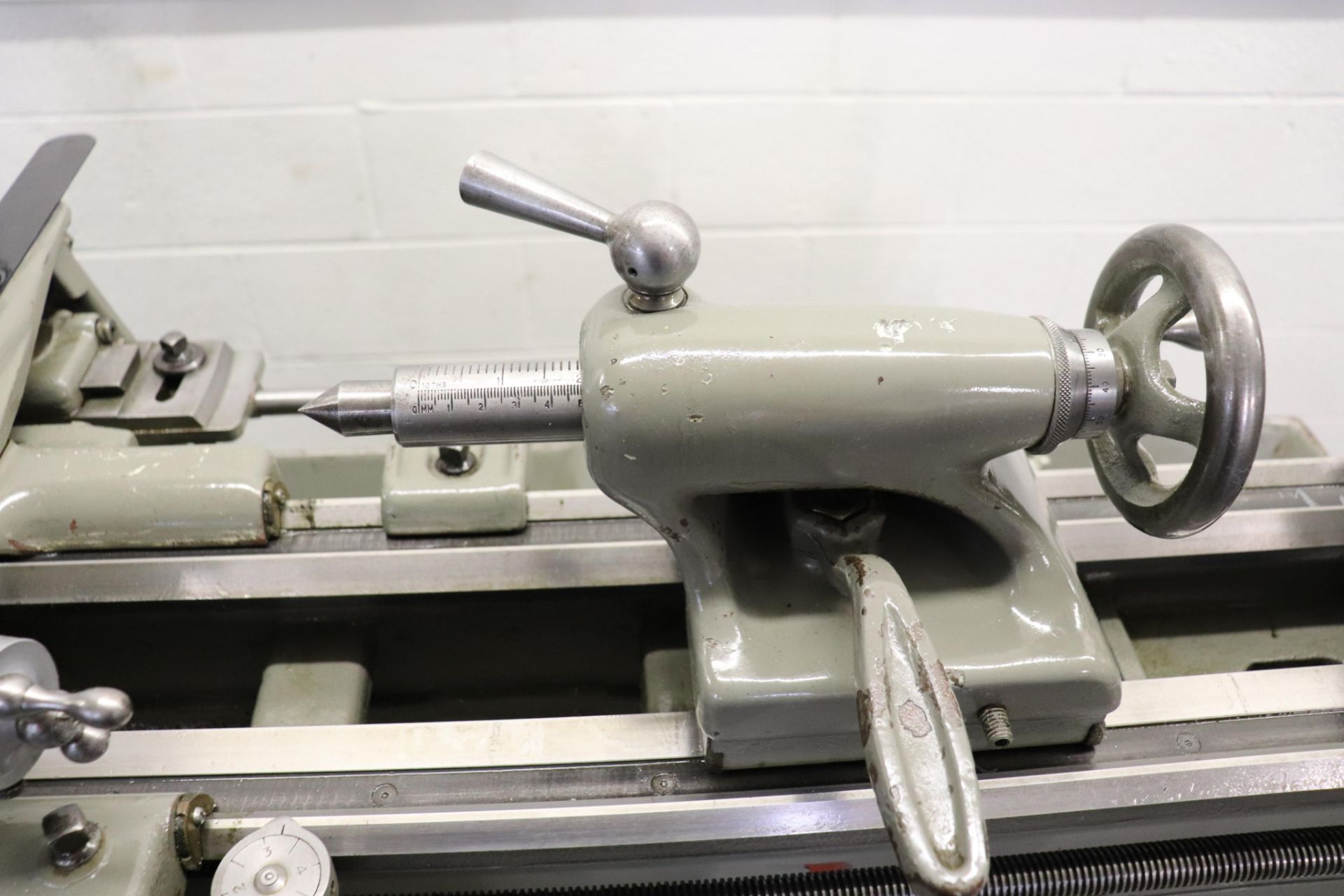 South Bend Lathe Heavy 10, late model USA made w/ VFD & IN/MM threading - Image 9 of 14