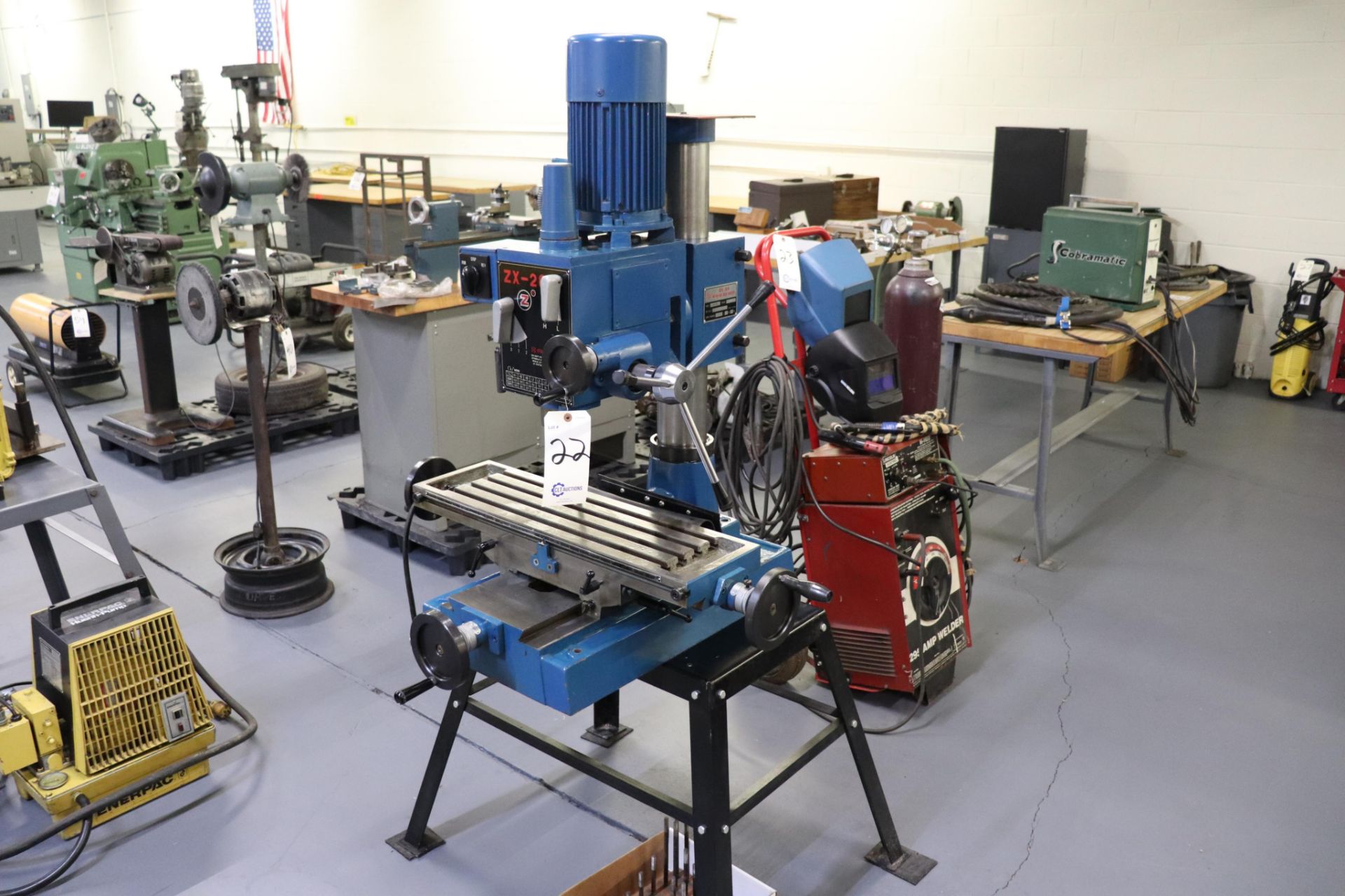 Motor-Car Gear Factory ZX-28 vertical milling machine