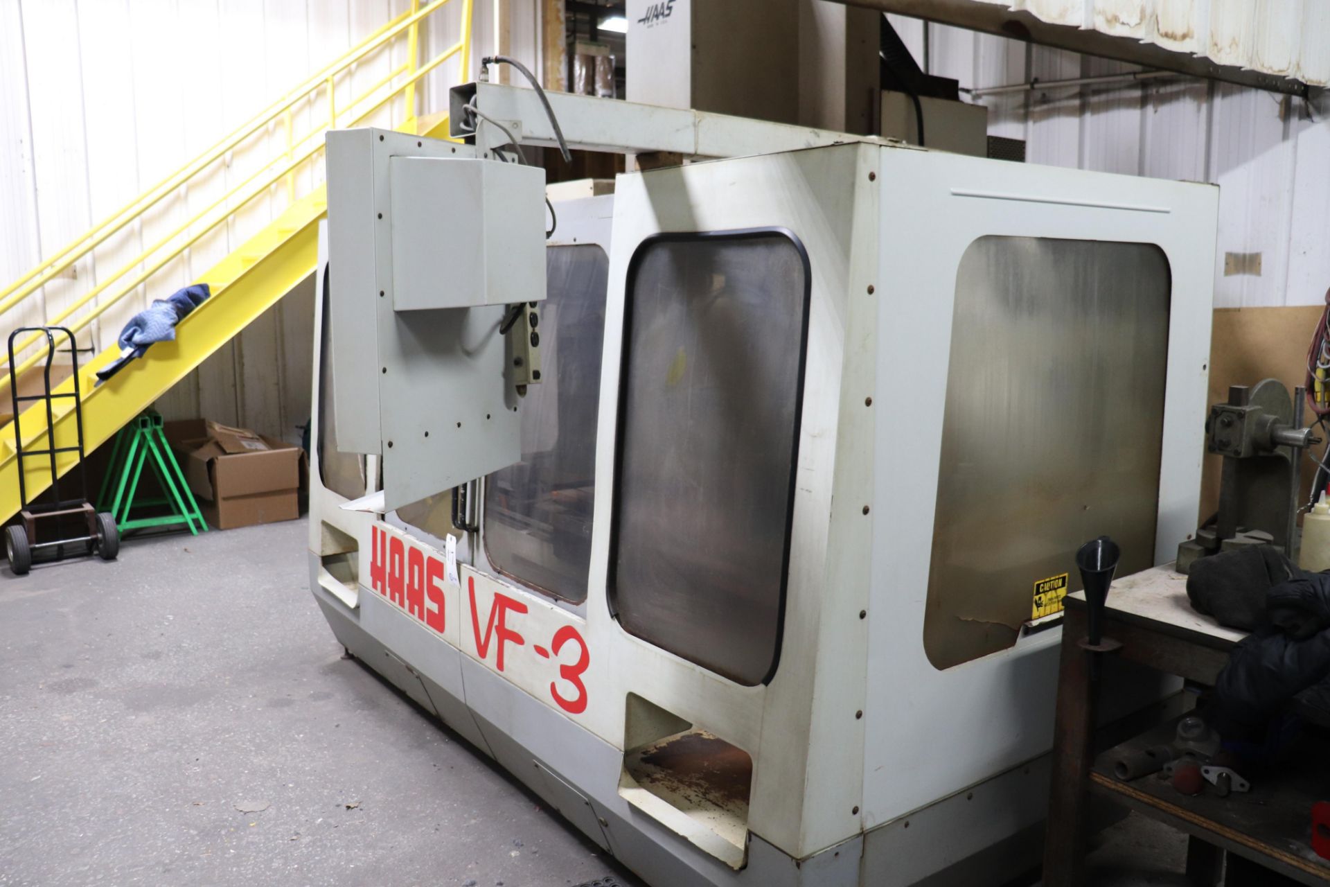 Haas VF-3 vertical machining center *needs repair* - Image 2 of 9