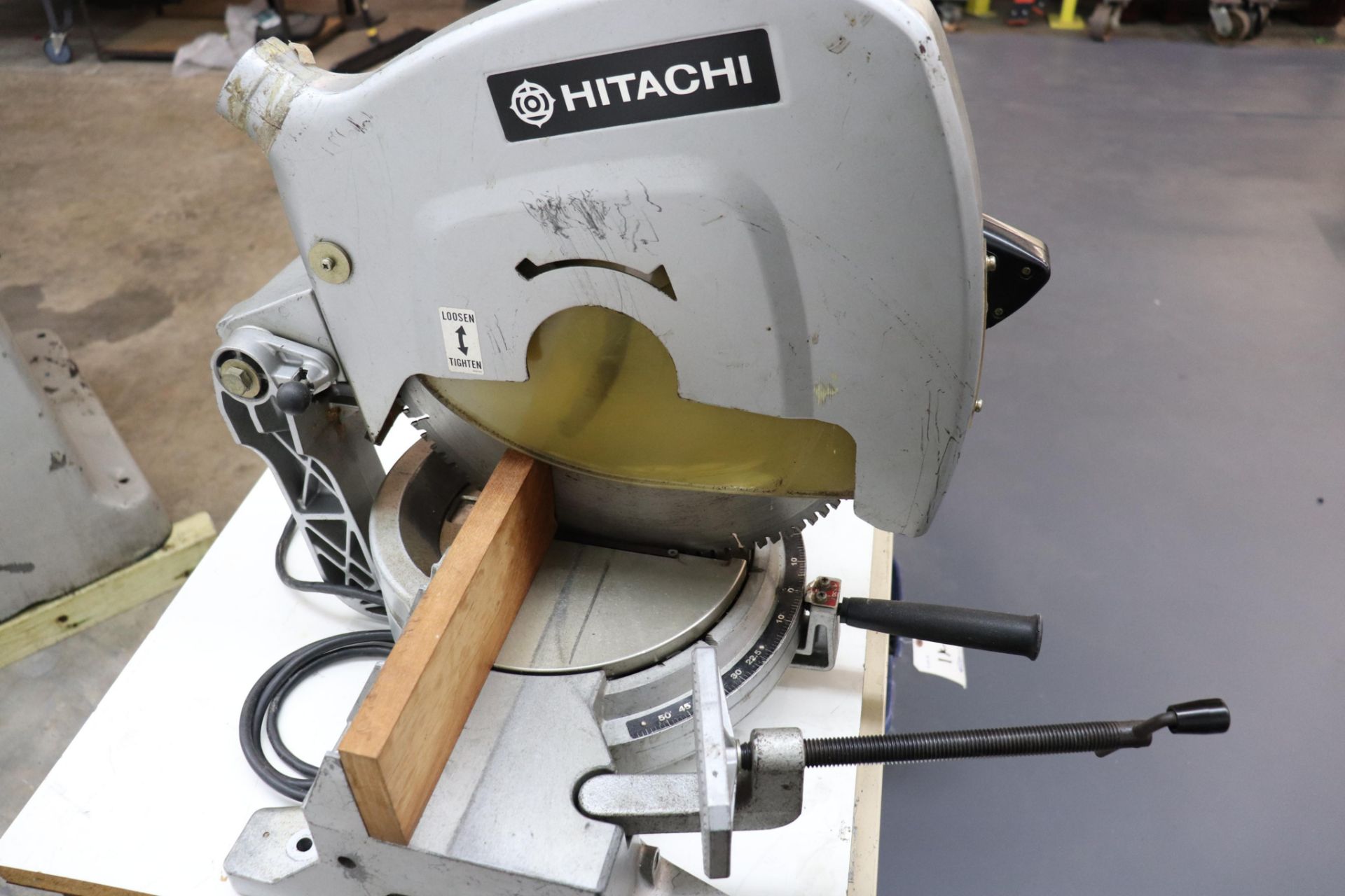 Hitachi C 15FB 15" miter saw