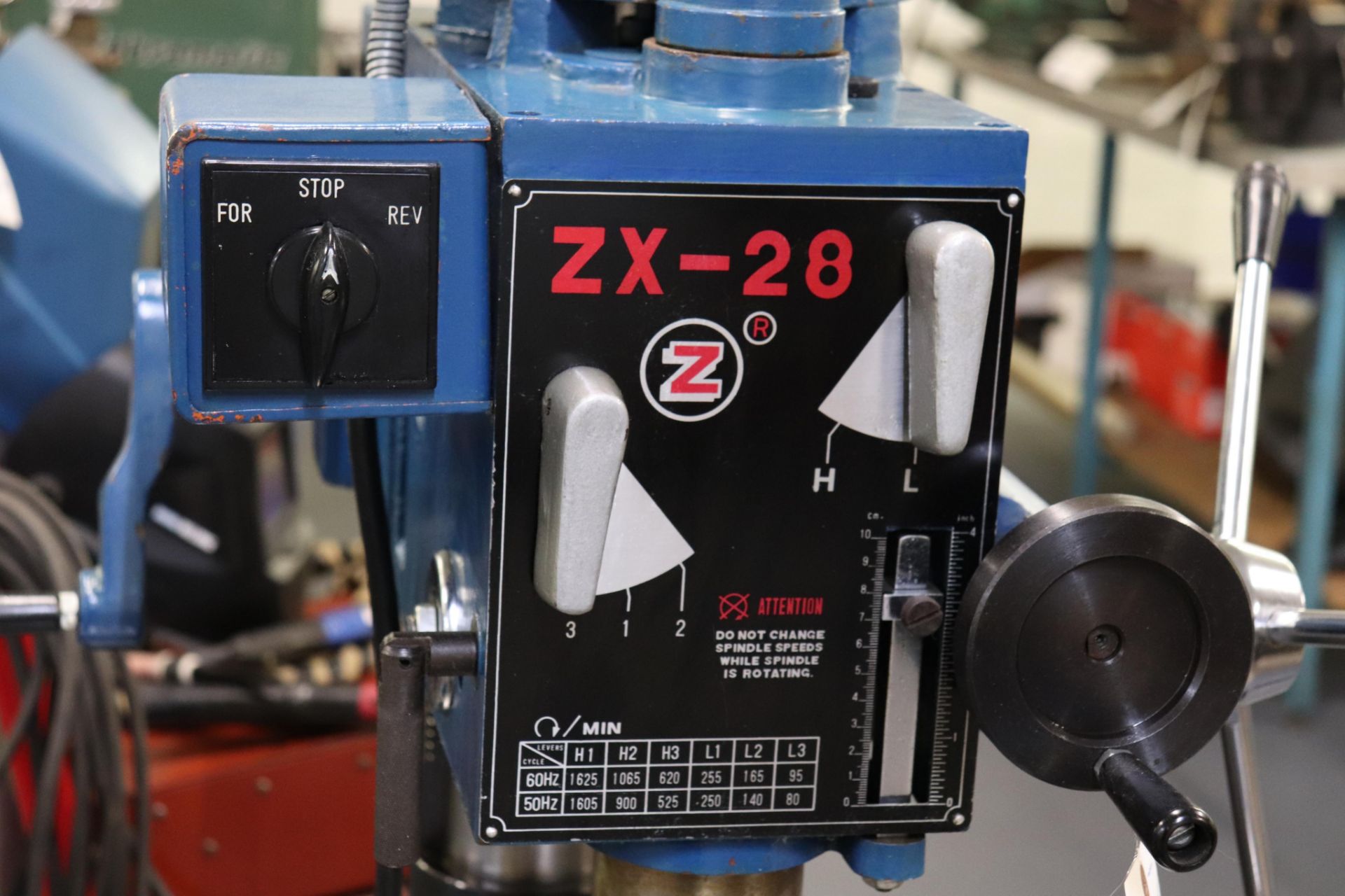 Motor-Car Gear Factory ZX-28 vertical milling machine - Bild 4 aus 7