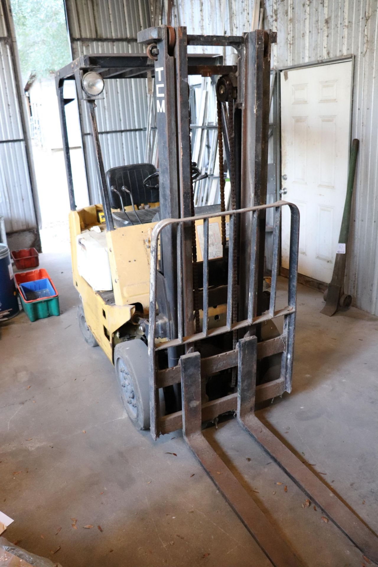 TCM FCG10N7 2000 lbs. Gasoline forklift - Image 2 of 11