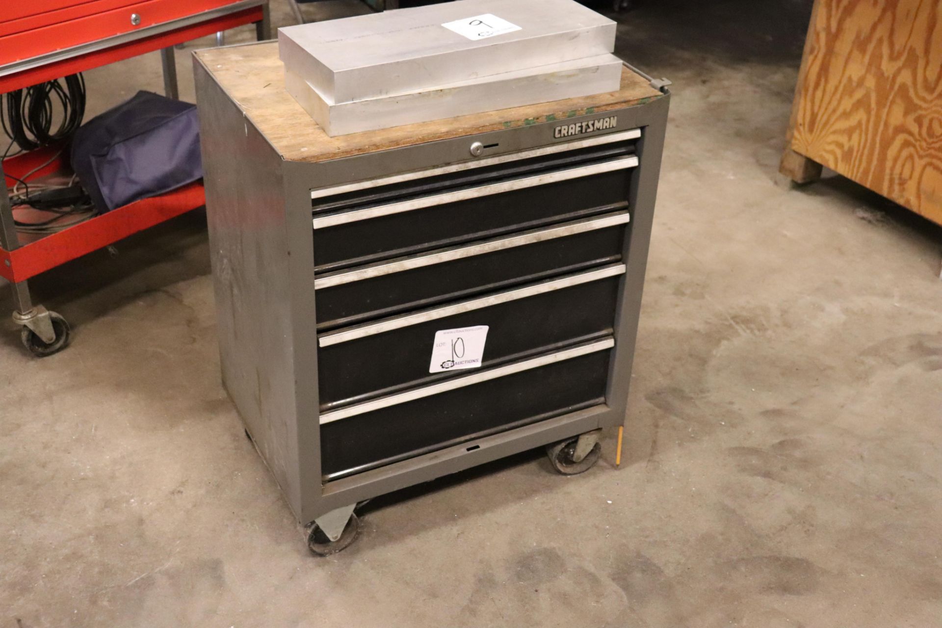 Craftsman tool box 18" x 26.5" x 32"