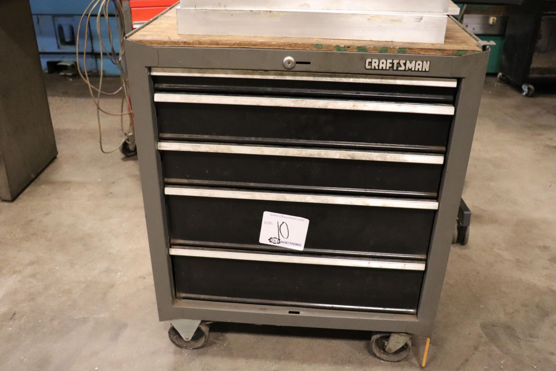 Craftsman tool box 18" x 26.5" x 32" - Image 2 of 2