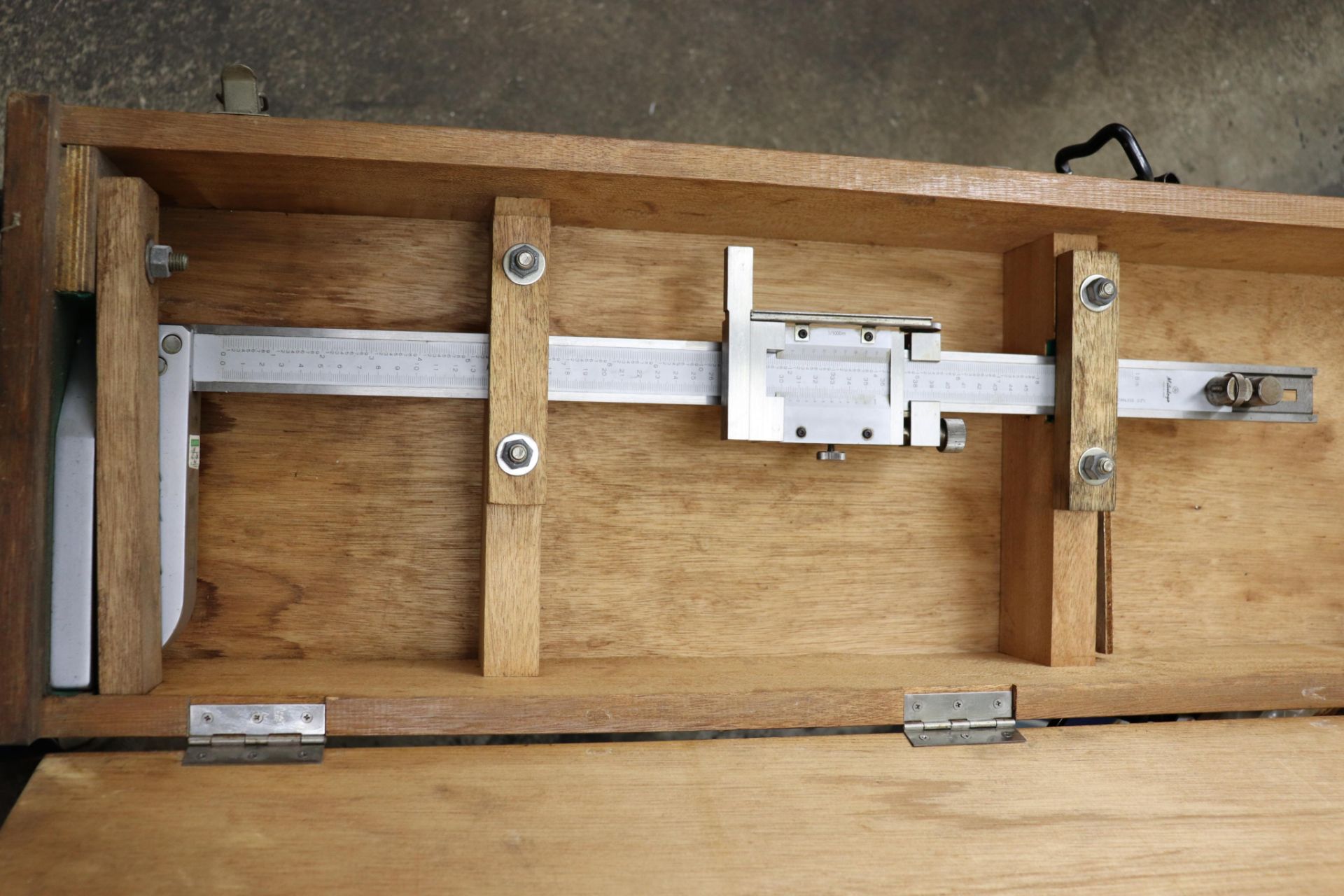 Mitutoyo 18" height gauge