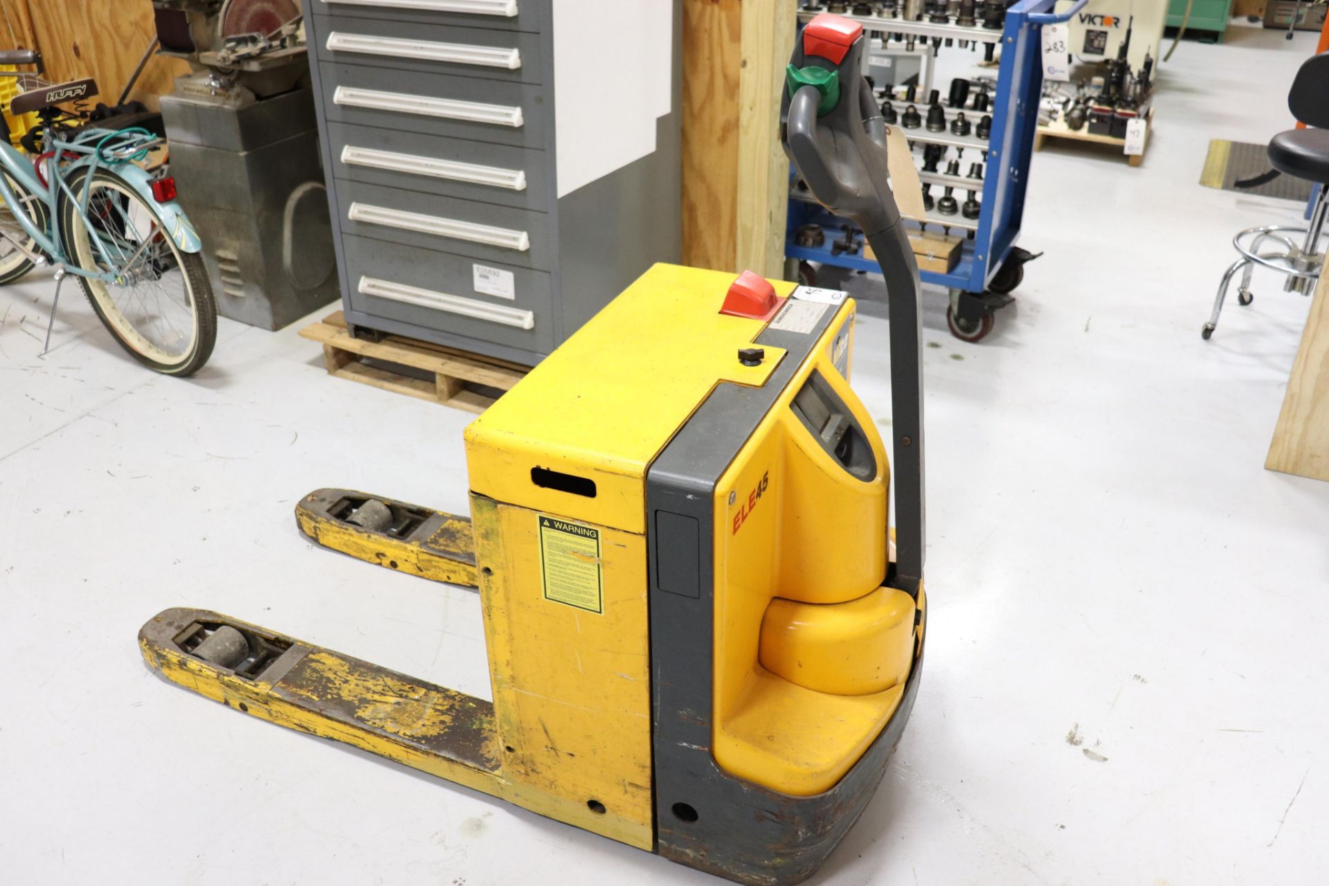 Jungheinrich ELE.20 27 x 48 electric pallet jack, new batteries