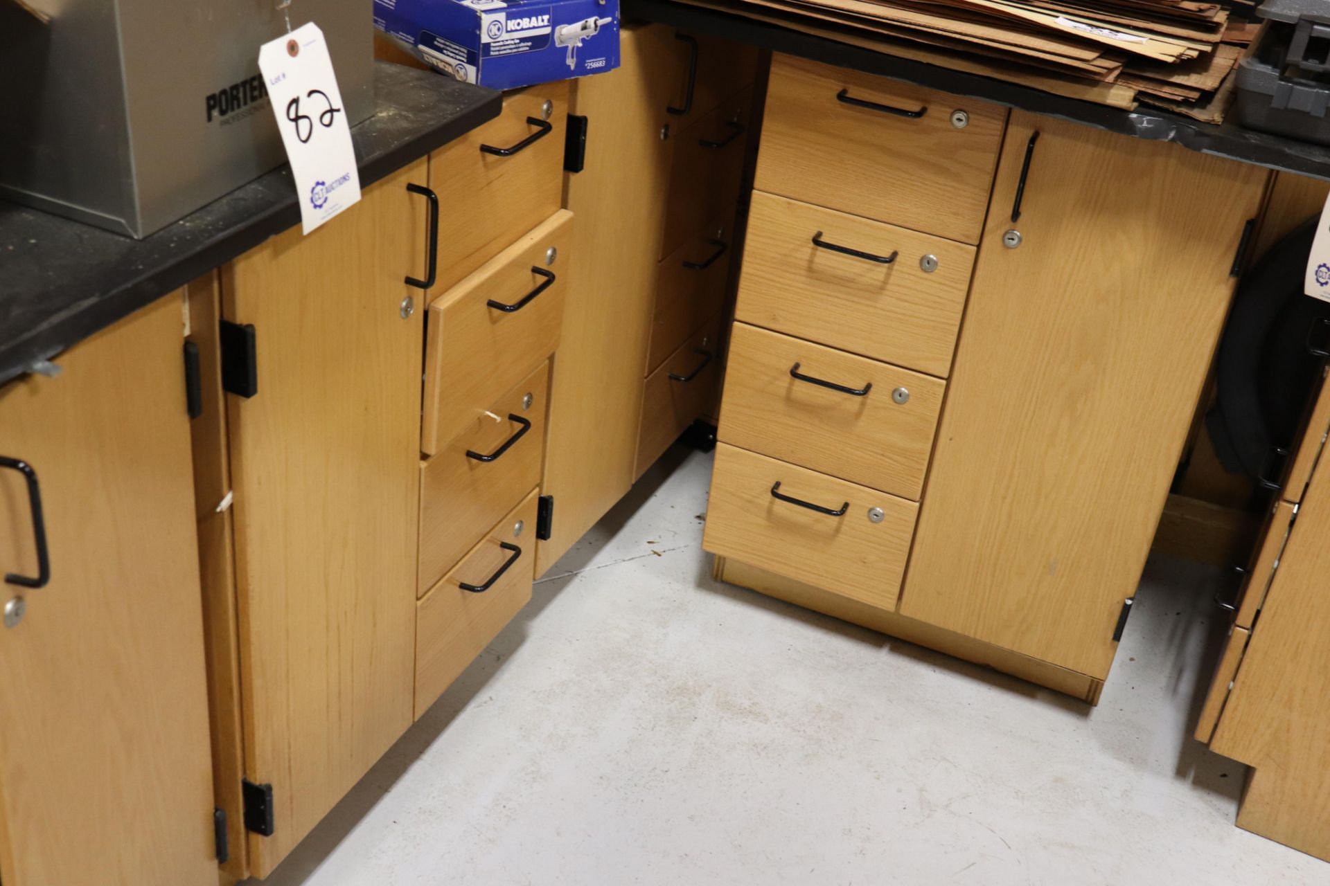 Lab cabinets w/ composite tops - Image 4 of 8