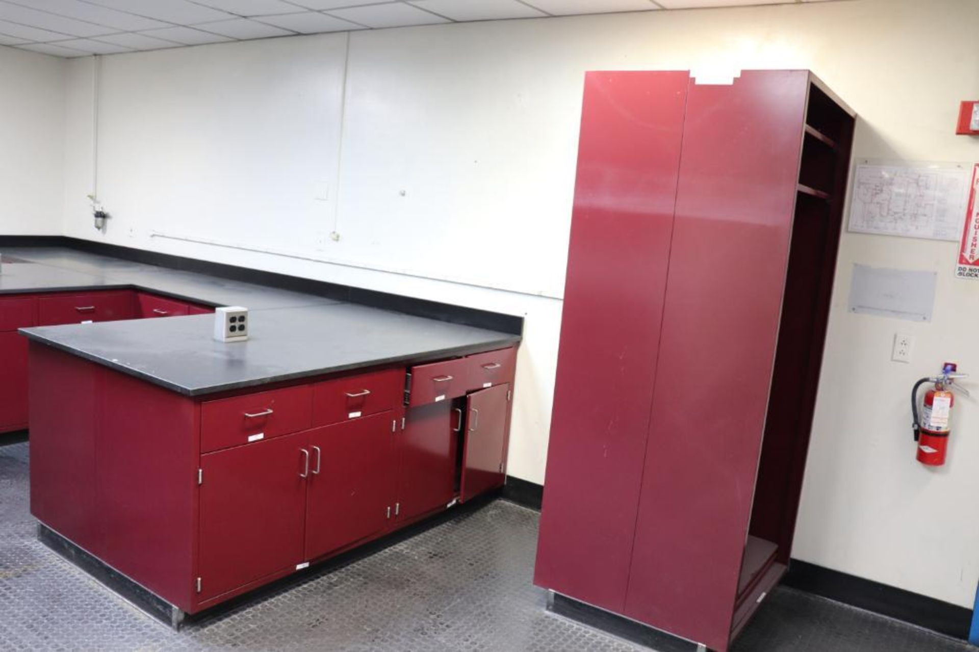 Laboratory cabinets and counters - Image 14 of 15