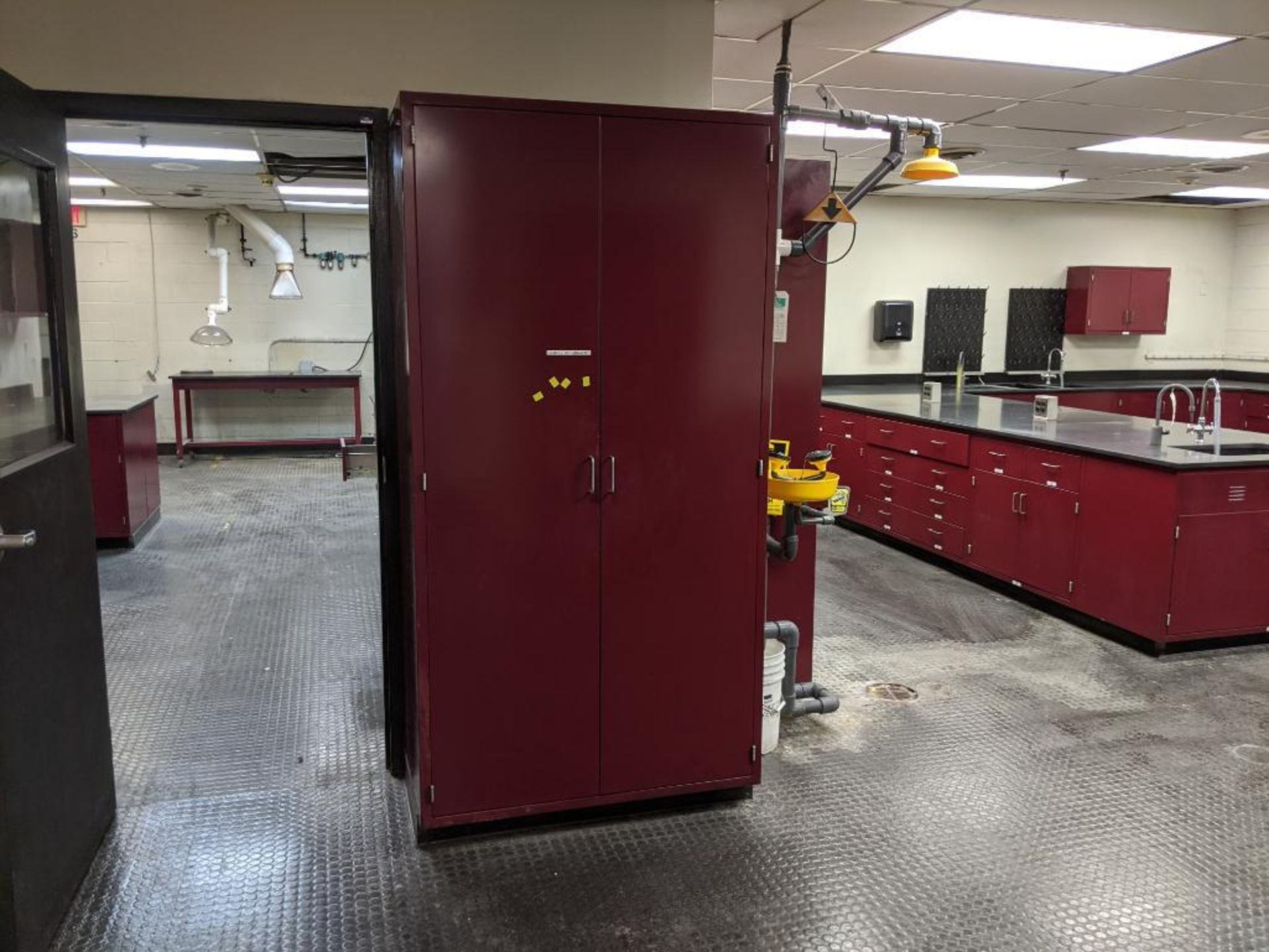 Laboratory cabinets and counters - Image 3 of 15