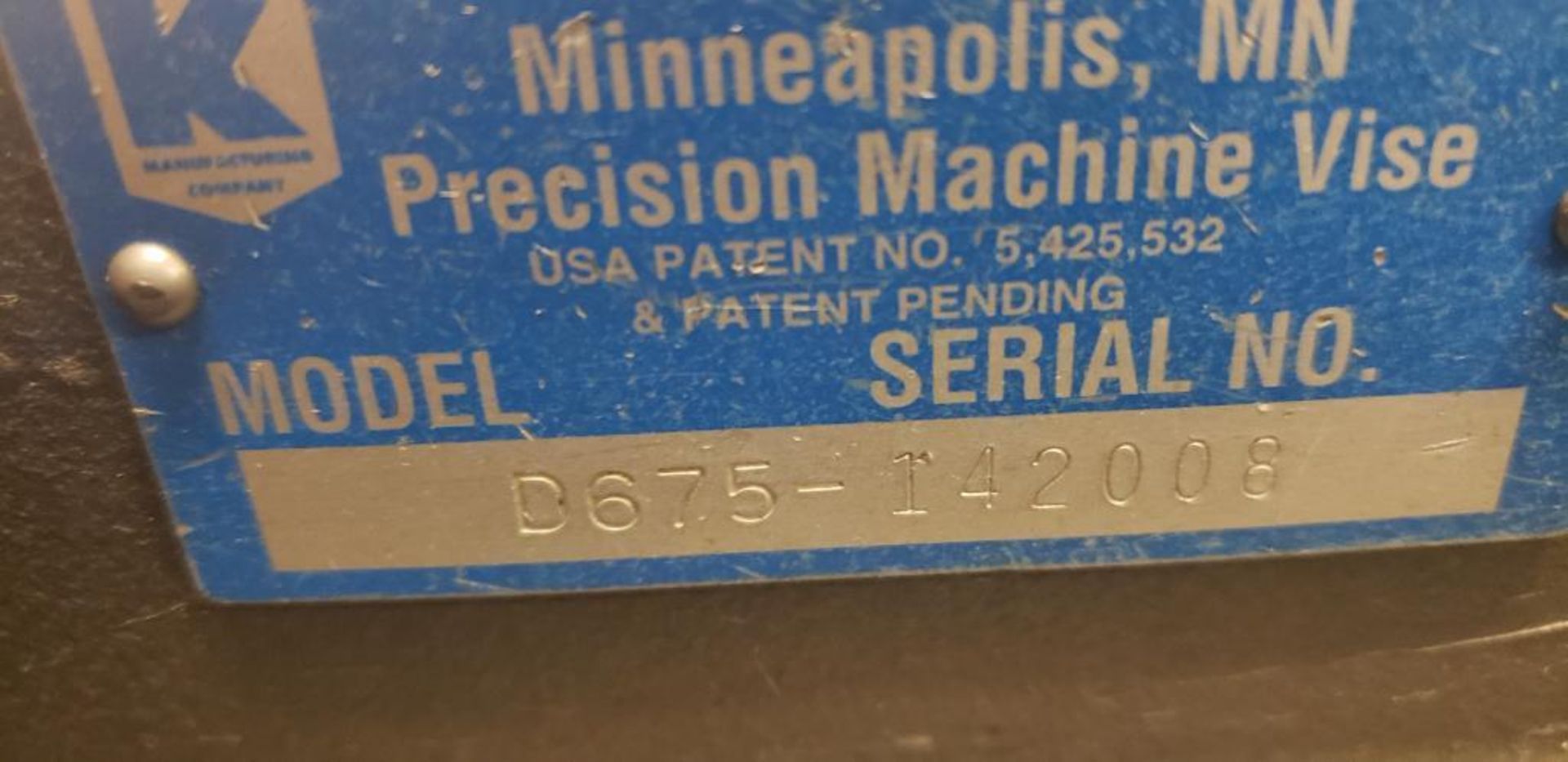 Kurt D675 6" milling vise pair, consecutive serial numbers - Image 6 of 6