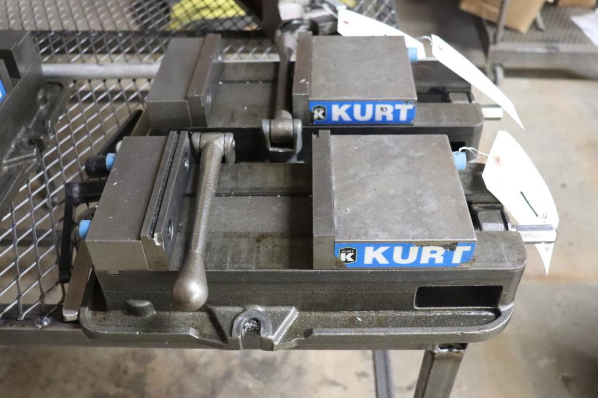 Kurt D675 6" mill vise set - Image 2 of 6