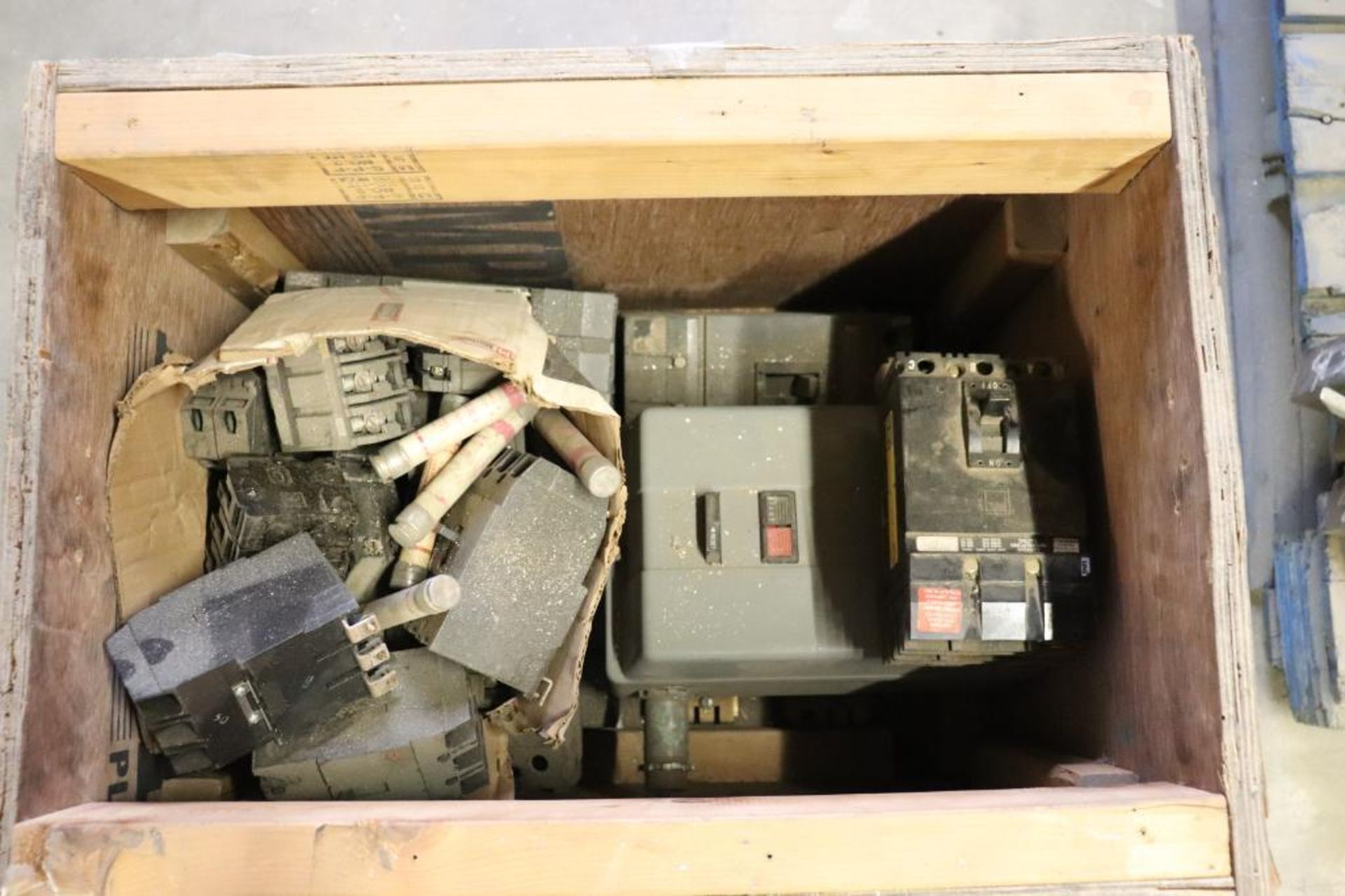 Crate w/ circuit breakers - Image 2 of 4