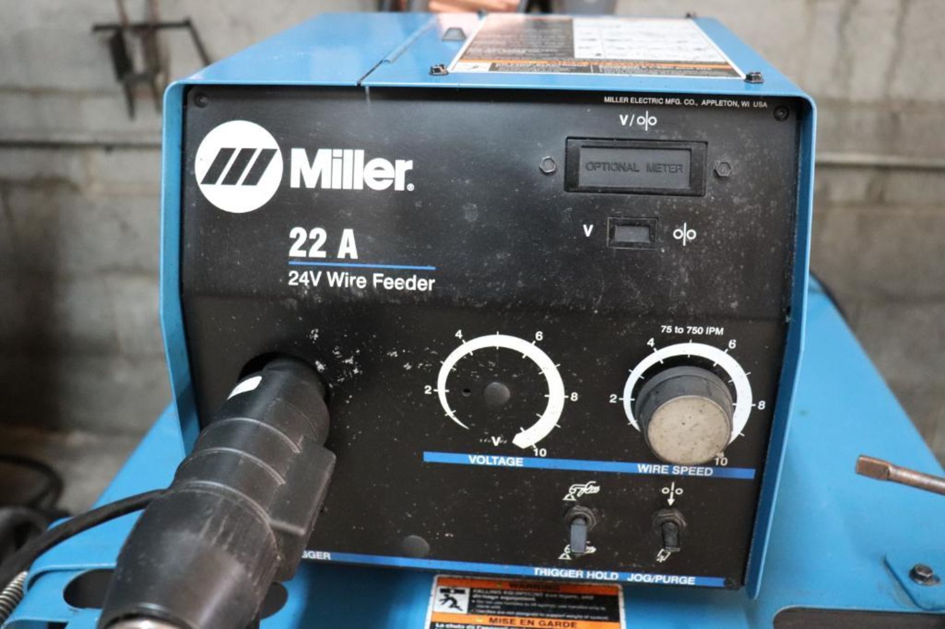 Miller 903786018 CP-302 MIG Welder w/ 22A feeder - Image 4 of 8