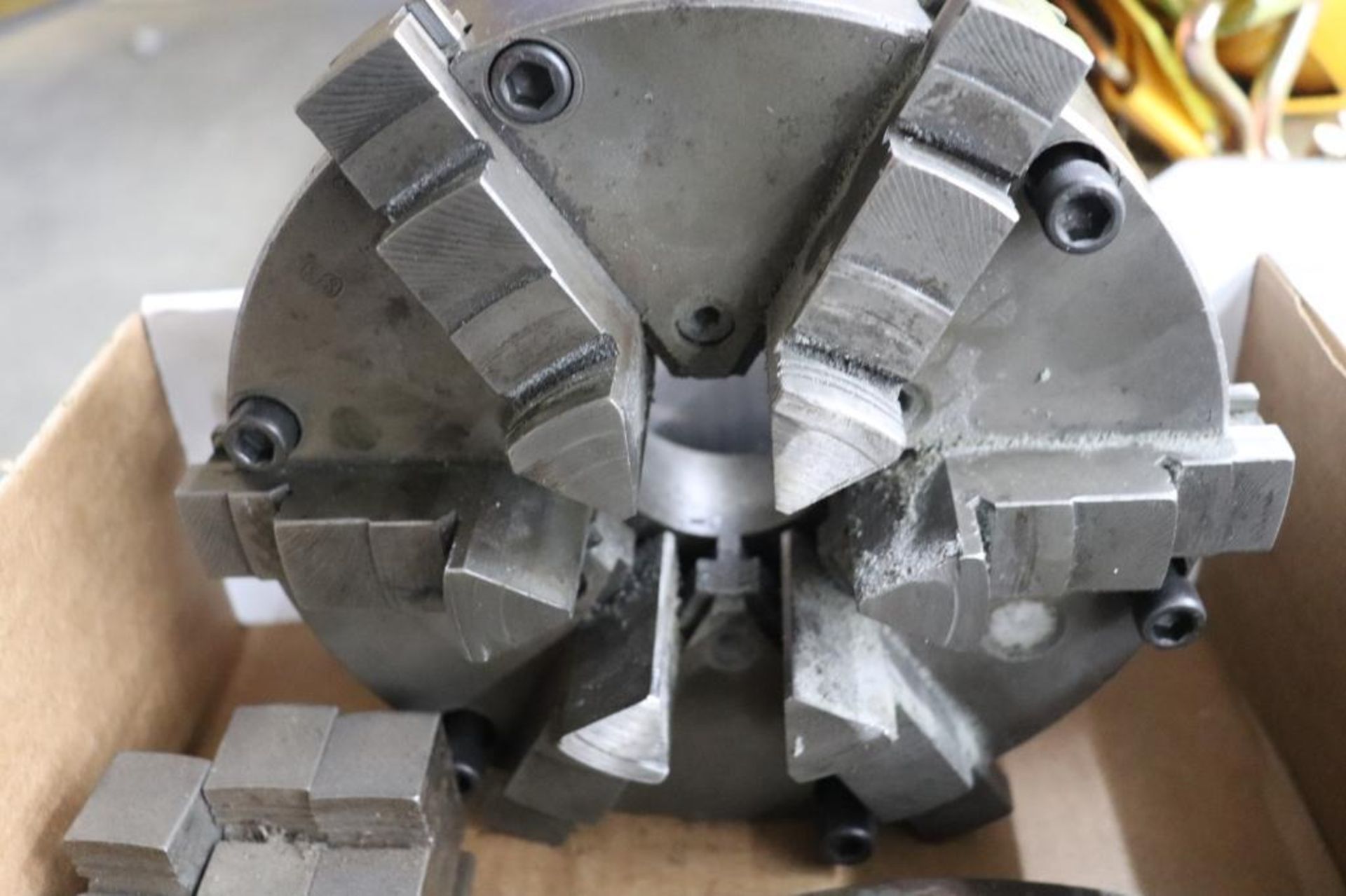 8" 6 jaw chuck - Image 3 of 4