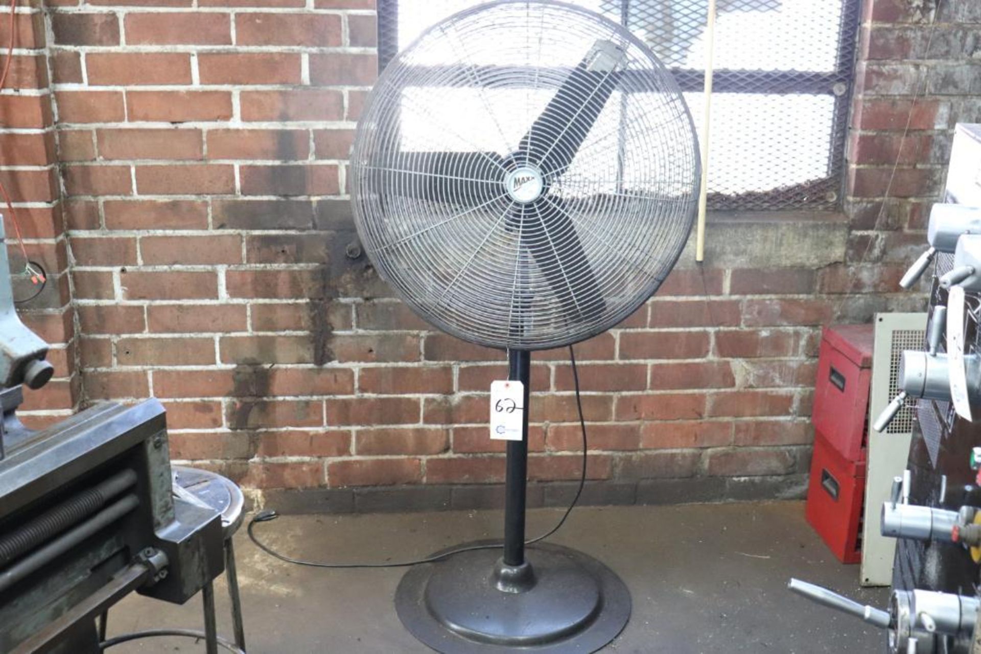 Pedestal fan