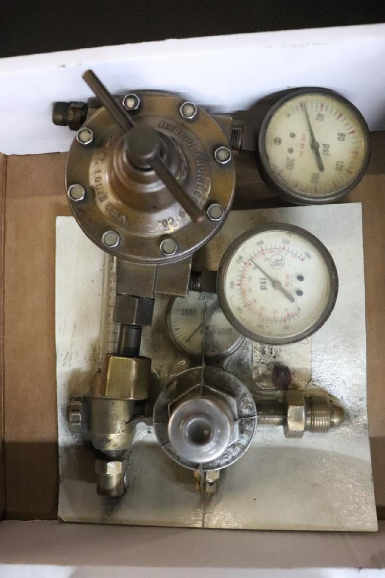 Gas regulators - Image 2 of 3