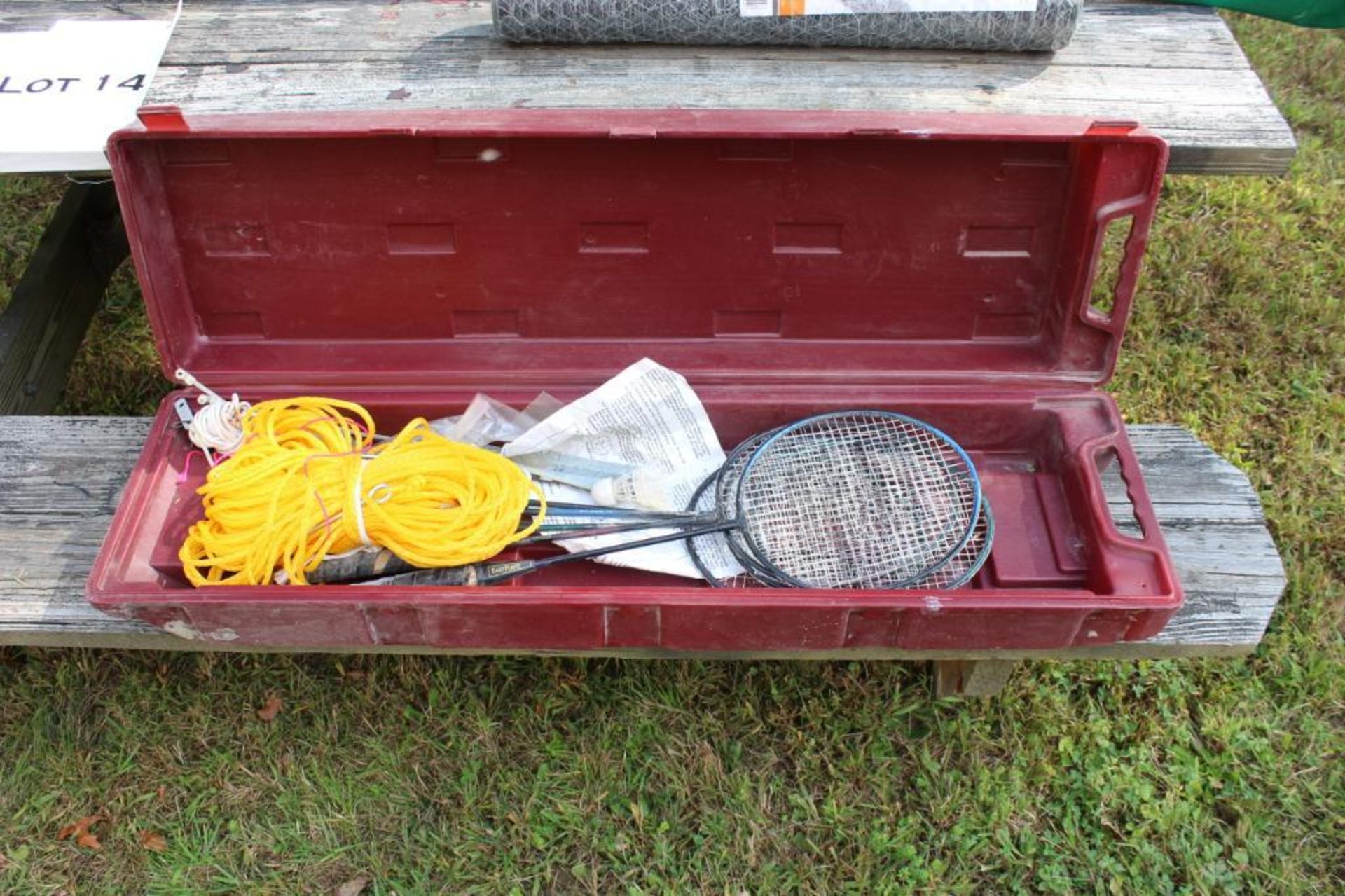 Picnic table w/ pond accessories - Image 5 of 6