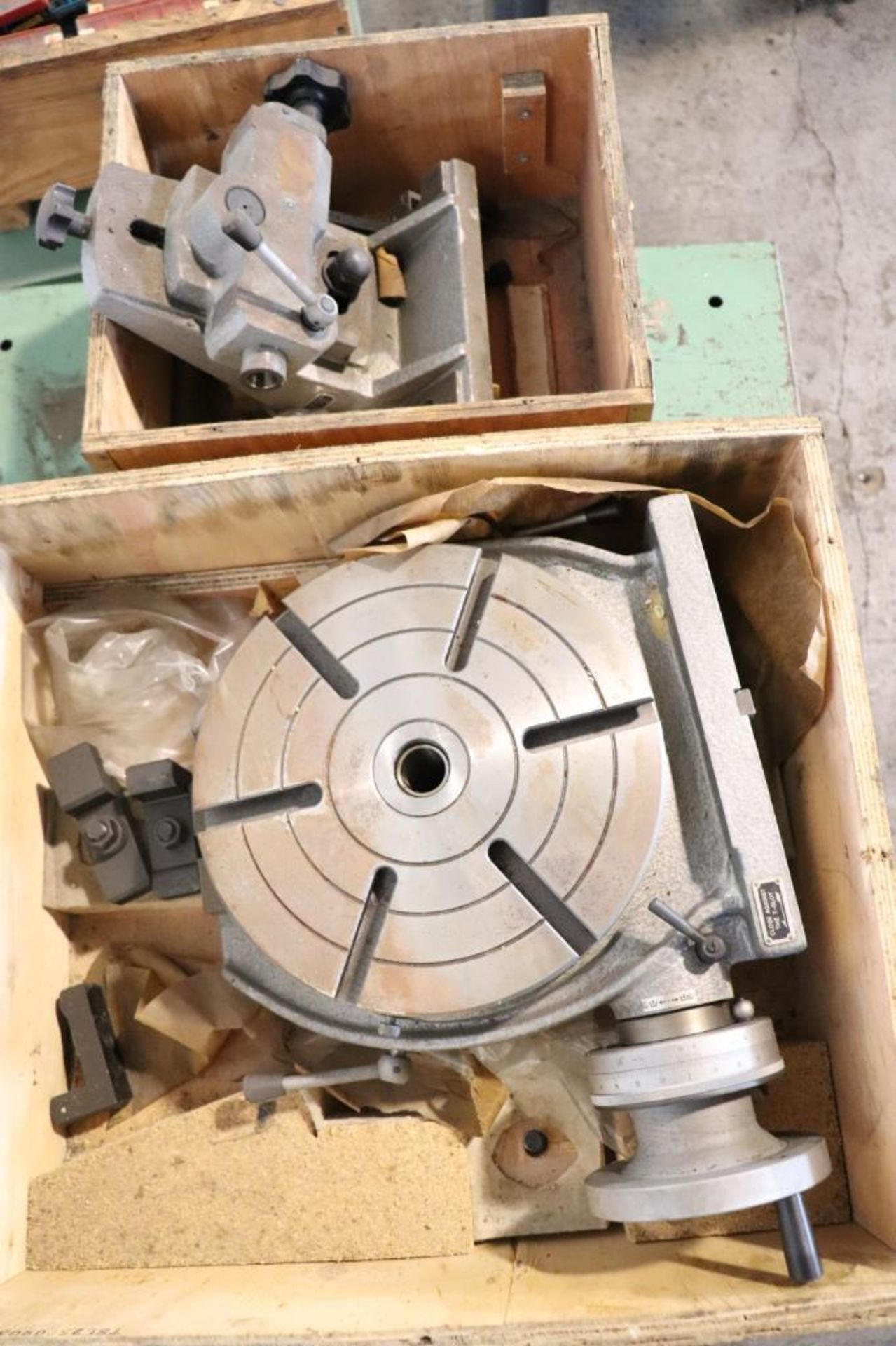 Rotary table w/ tailstock NOS - Image 10 of 17