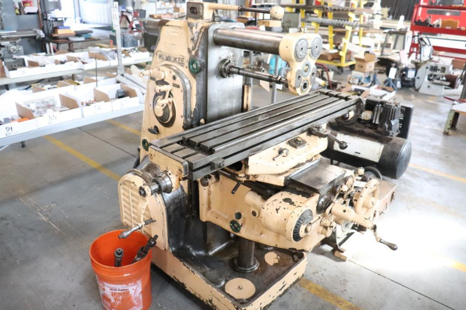 Milwaukee model 2HL Universal horizontal milling machine - Image 2 of 11