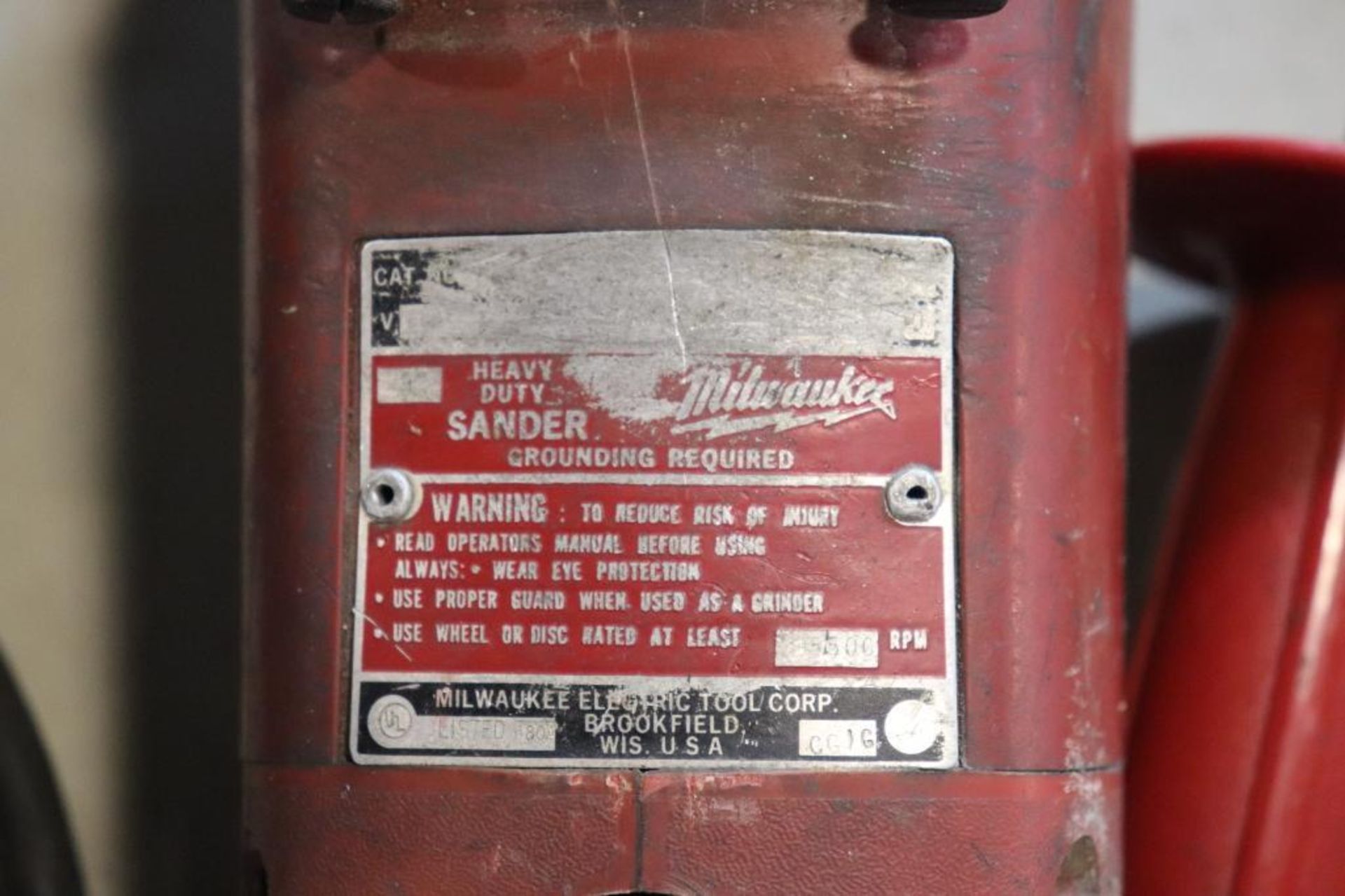 Milwaukee heavy duty sander w/ case - Image 4 of 5