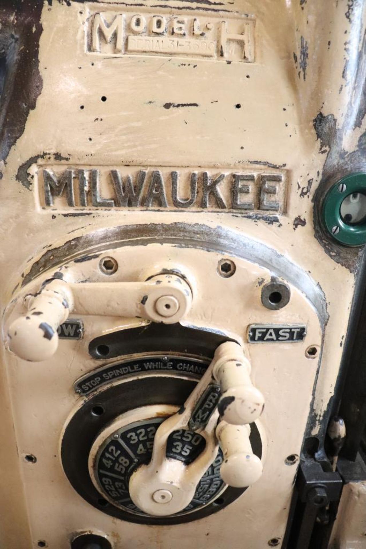 Milwaukee model 2HL Universal horizontal milling machine - Image 7 of 11