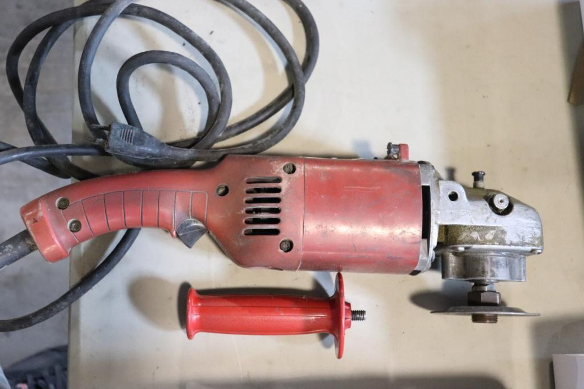 Milwaukee heavy duty sander w/ case - Image 3 of 5