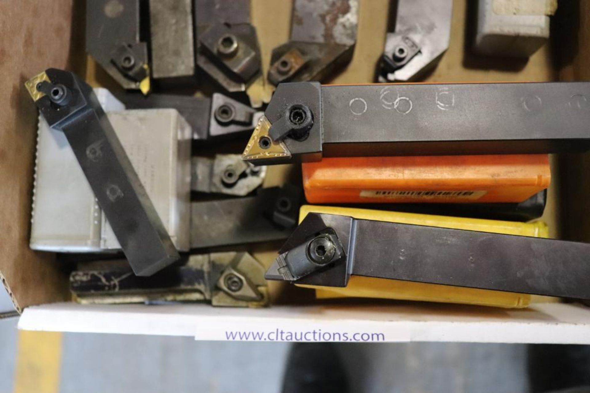 Carbide insert lathe tools - Image 3 of 3