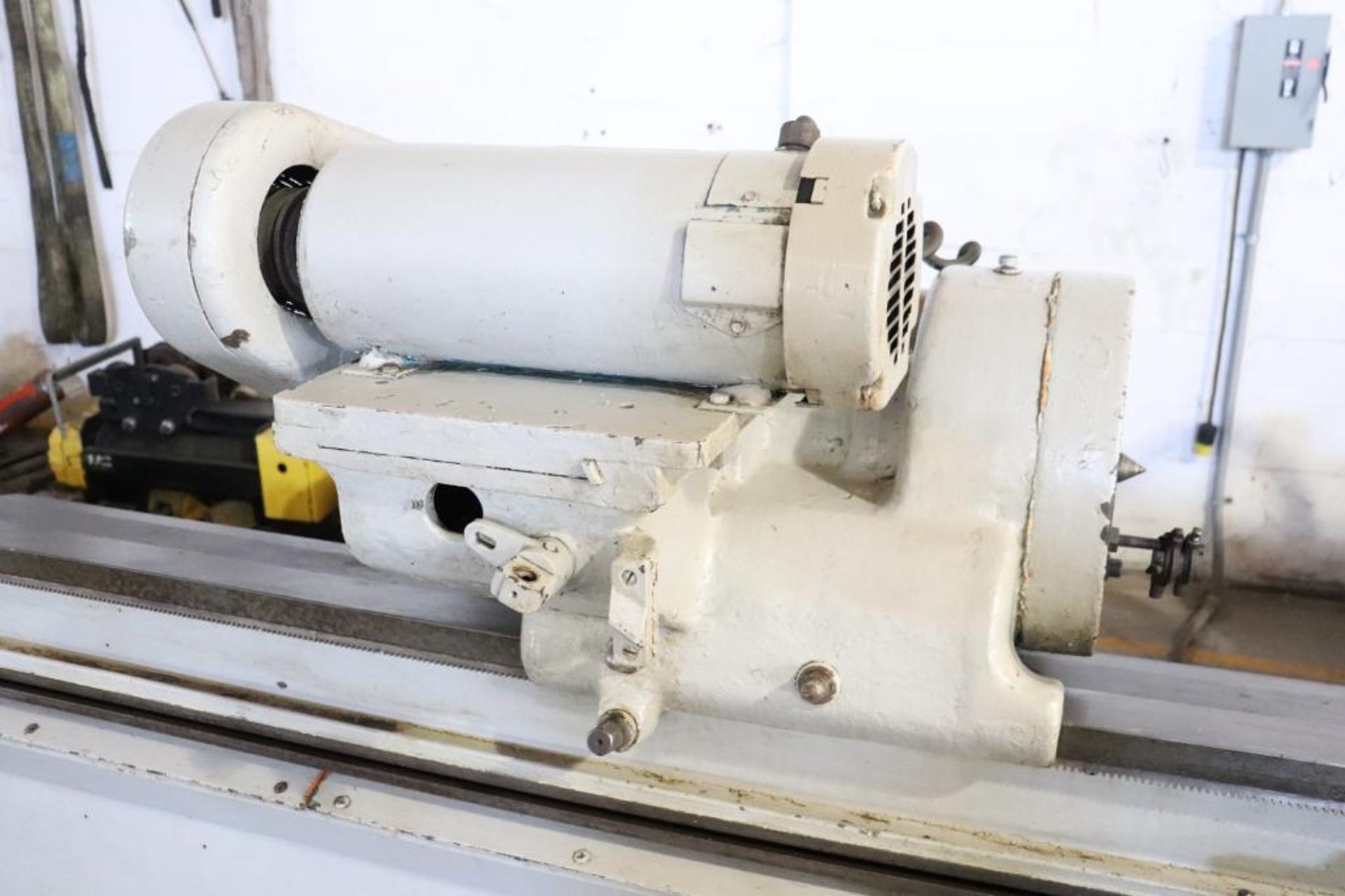 Norton 16" x 118" Cylindrical grinder - Image 11 of 19