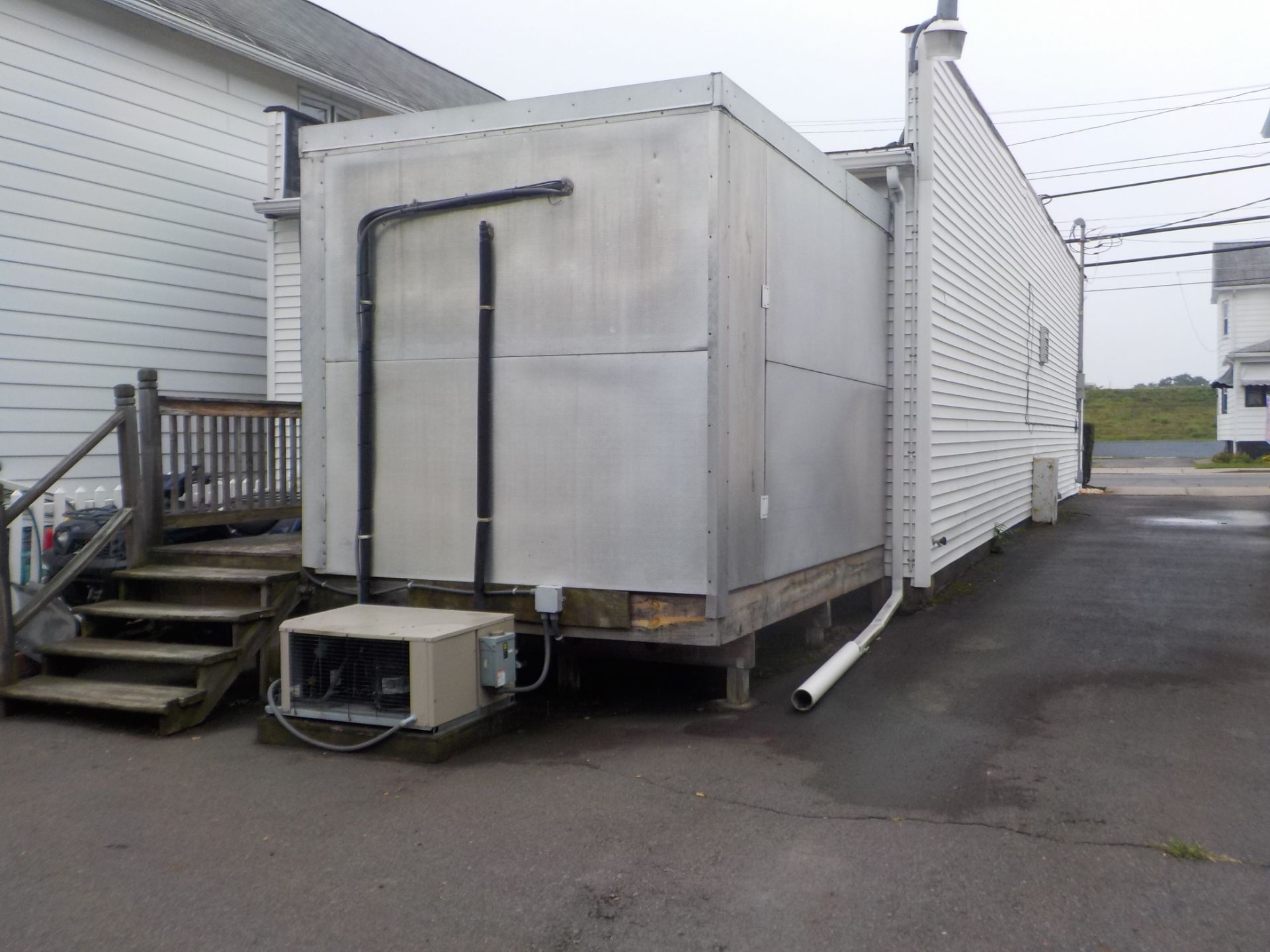 WALK IN FREEZER , 9FT X 12FT, EXTERIOR, ABOVE GROUND