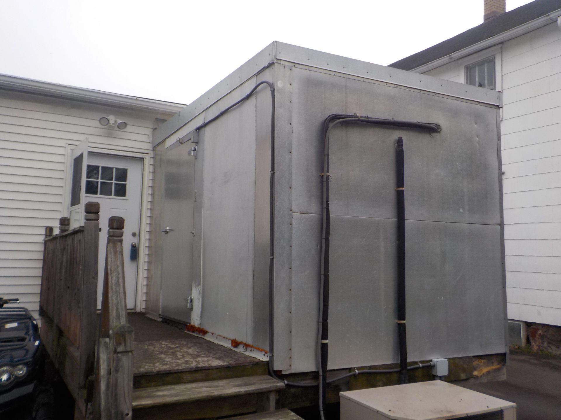 WALK IN FREEZER , 9FT X 12FT, EXTERIOR, ABOVE GROUND - Image 2 of 4