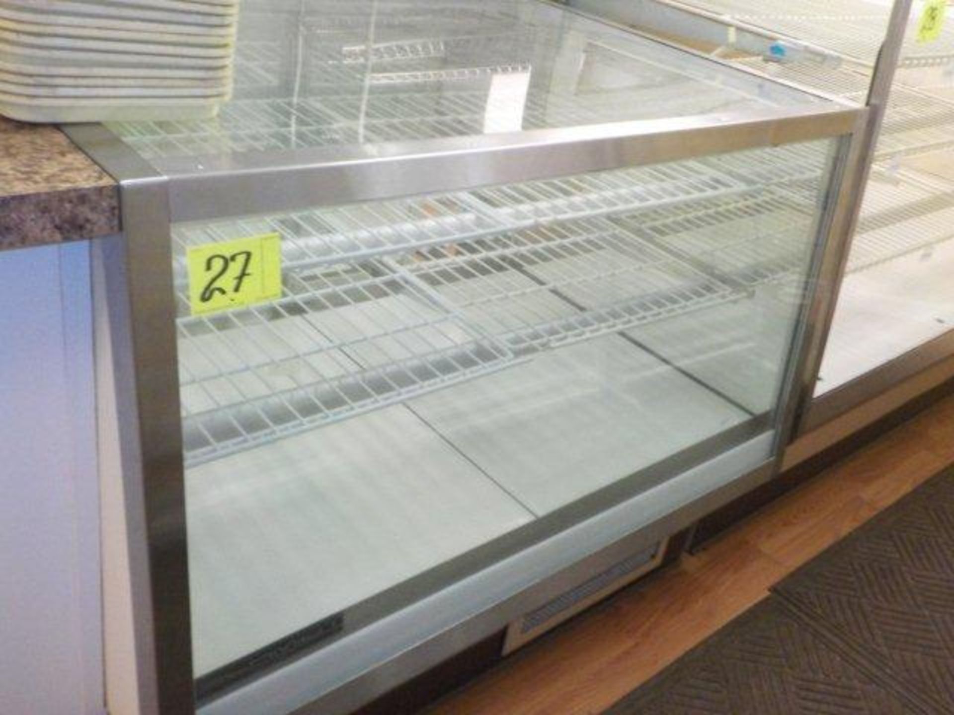 BAKERY CASE 4 FT, REFRIGERATED