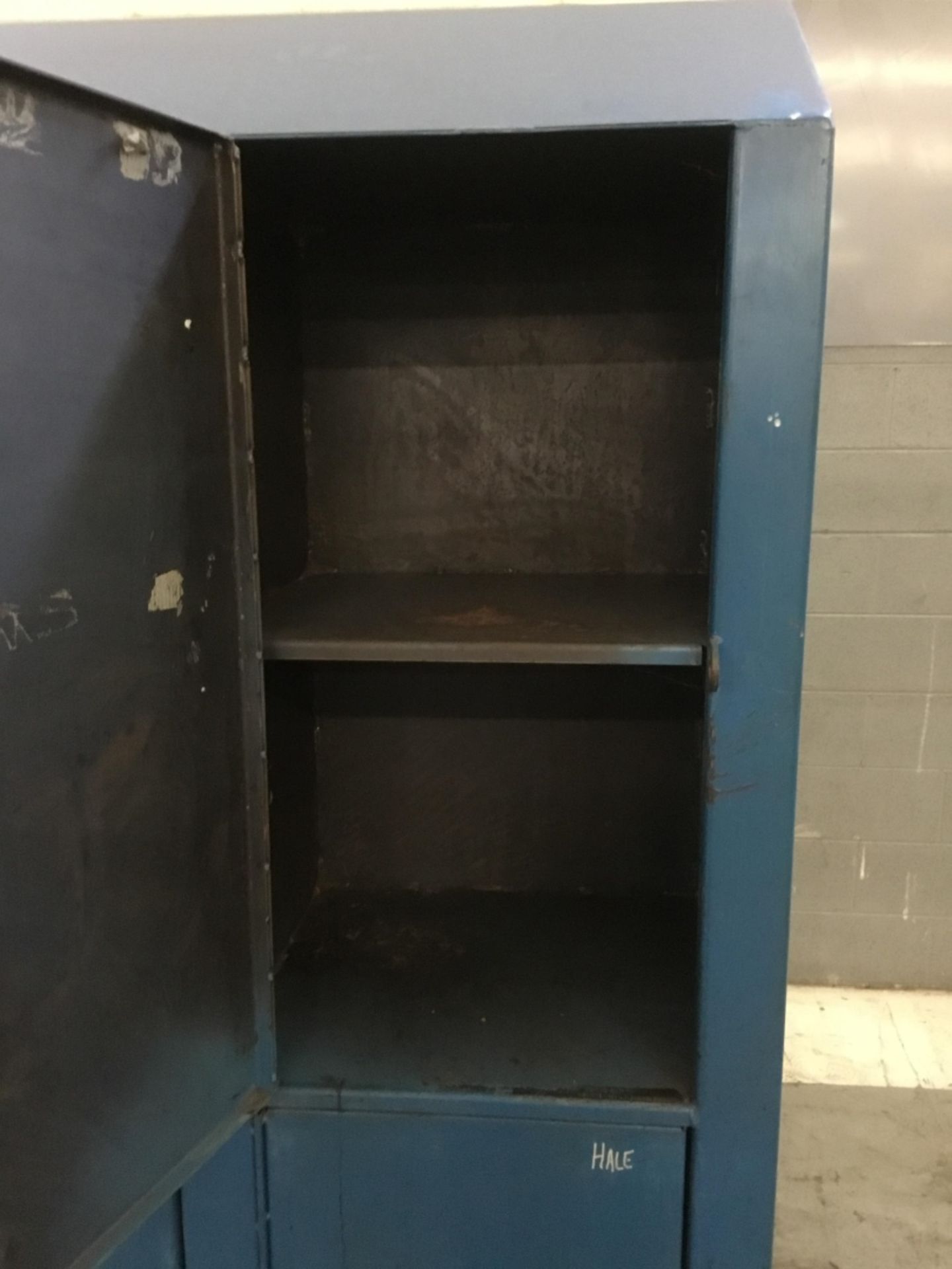 Industrial Lockers with 10 Doors - Image 2 of 5