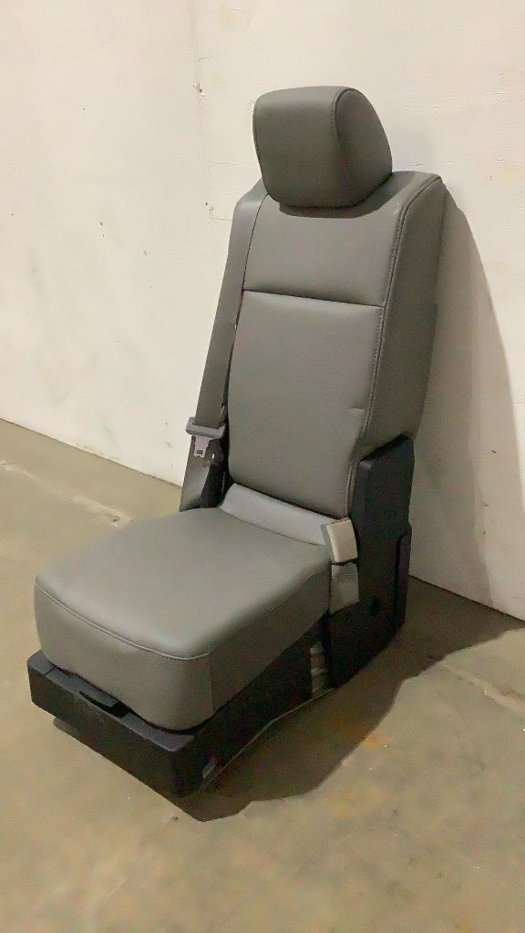 2020 Ford F-150 Front Middle Seat - Image 5 of 12