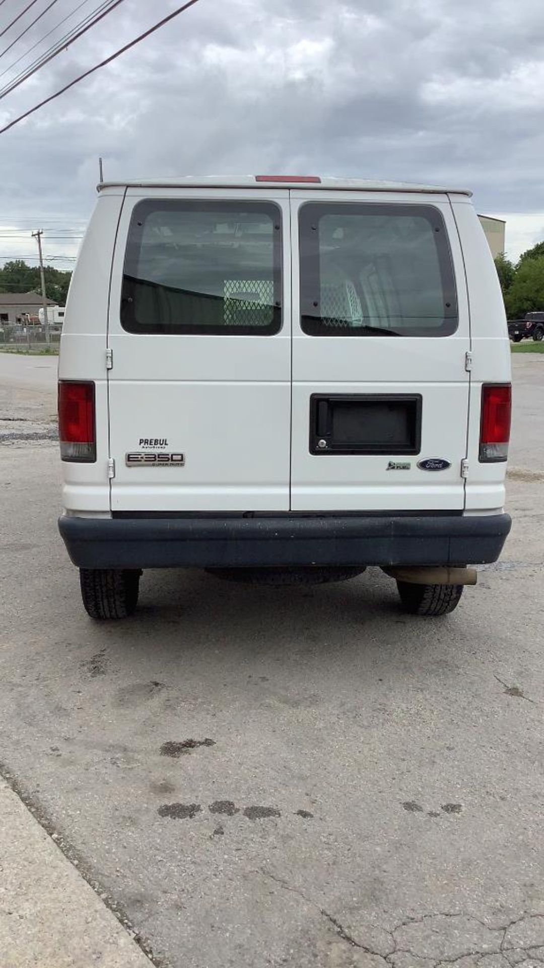 2009 Ford E-350 Cargo Van 2WD Super Duty - Image 15 of 74