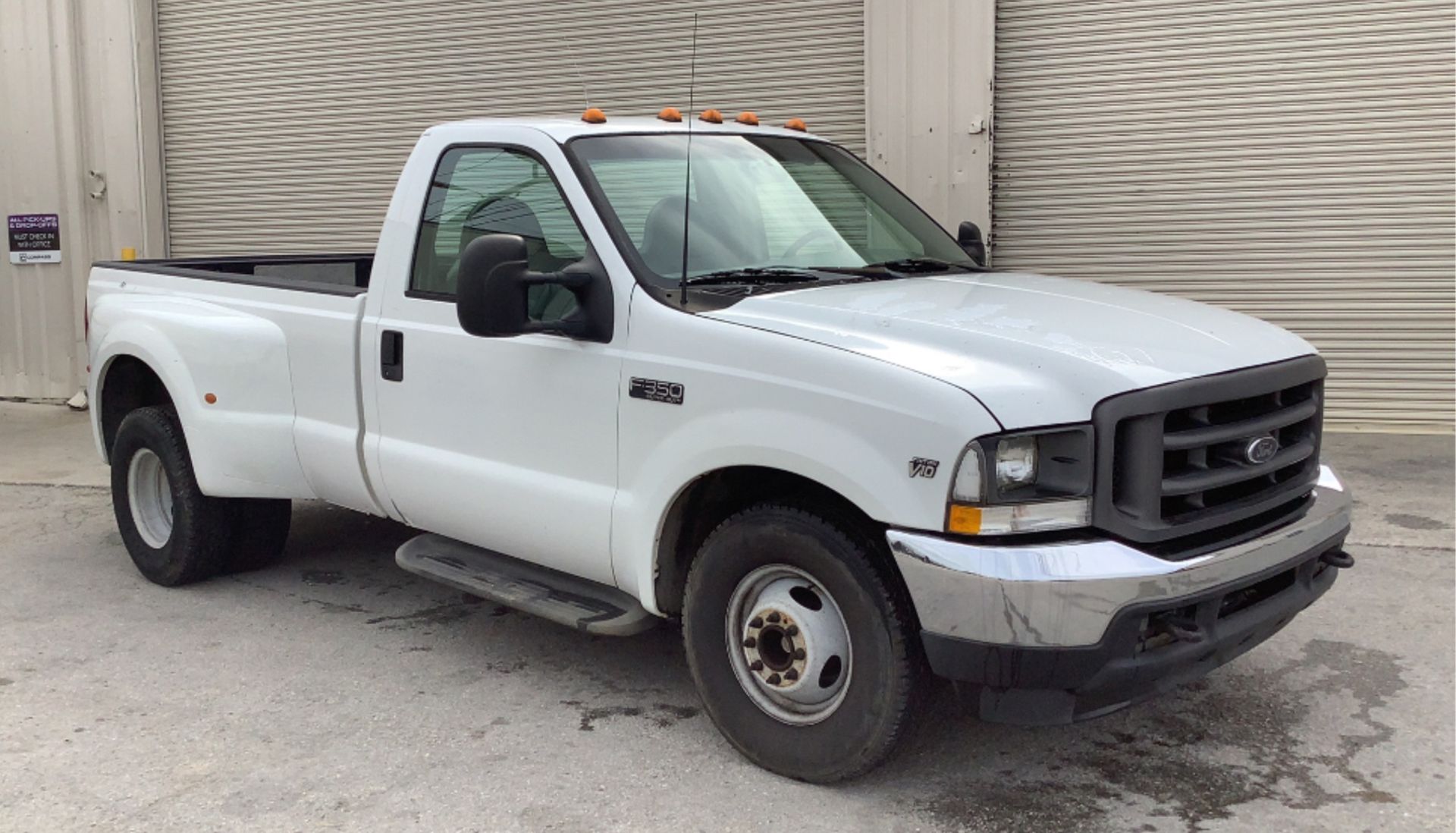 2002 Ford F-350 Regular Cab Dually 2WD