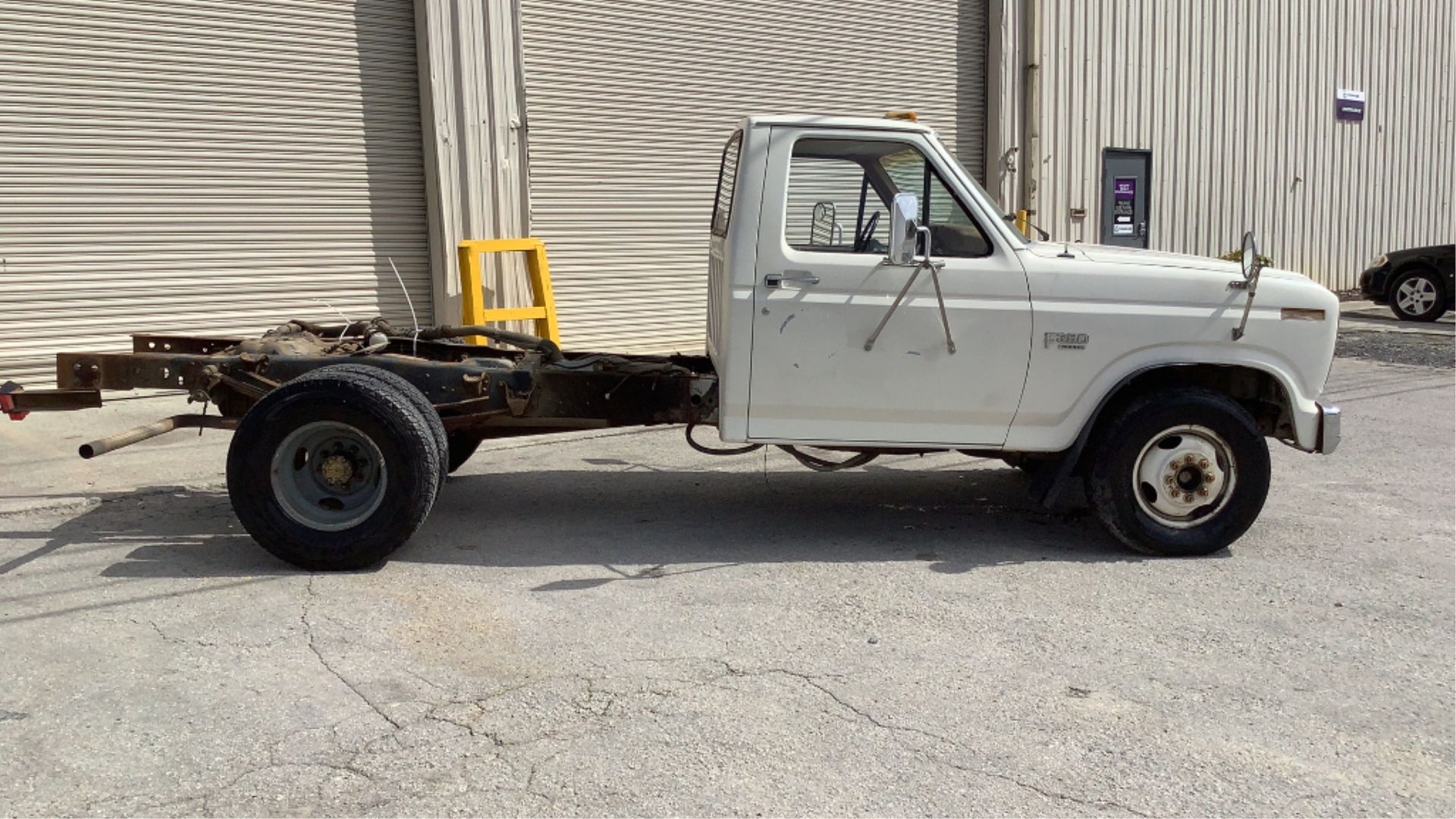 1985 Ford F-350 Regular Cab Chassis Truck 2WD - Image 21 of 83