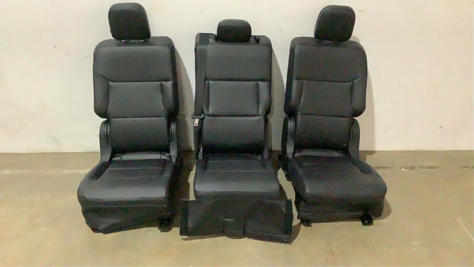 2020 Ford Explorer Set of Rear Seats - Image 2 of 12